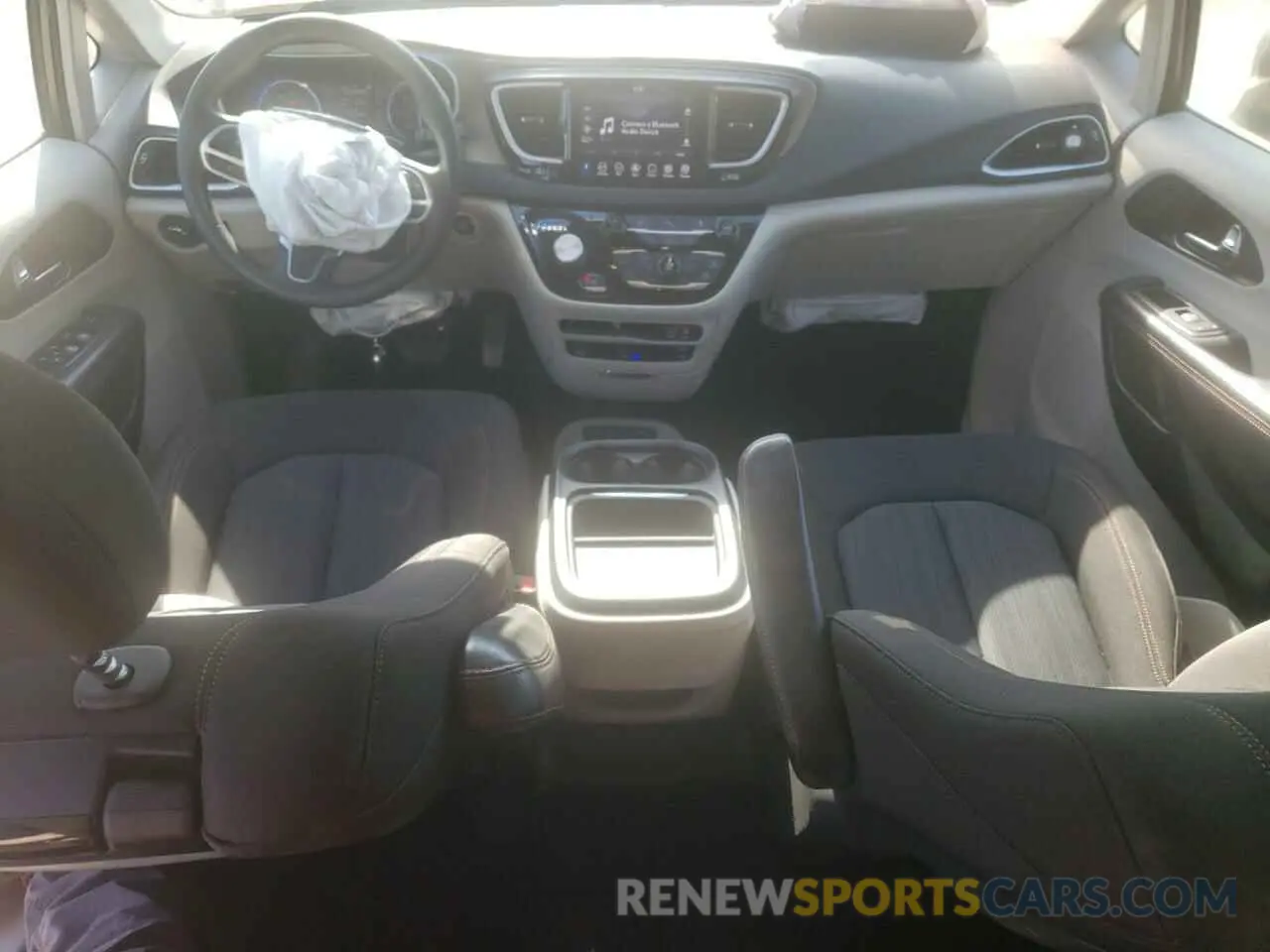 8 Фотография поврежденного автомобиля 2C4RC1FG1LR235770 CHRYSLER PACIFICA 2020