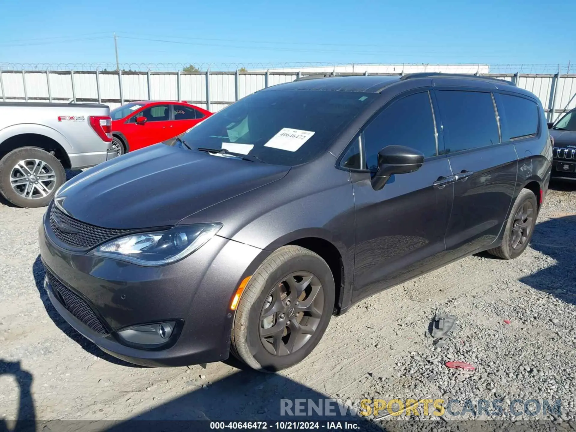 2 Фотография поврежденного автомобиля 2C4RC1FG1LR245764 CHRYSLER PACIFICA 2020
