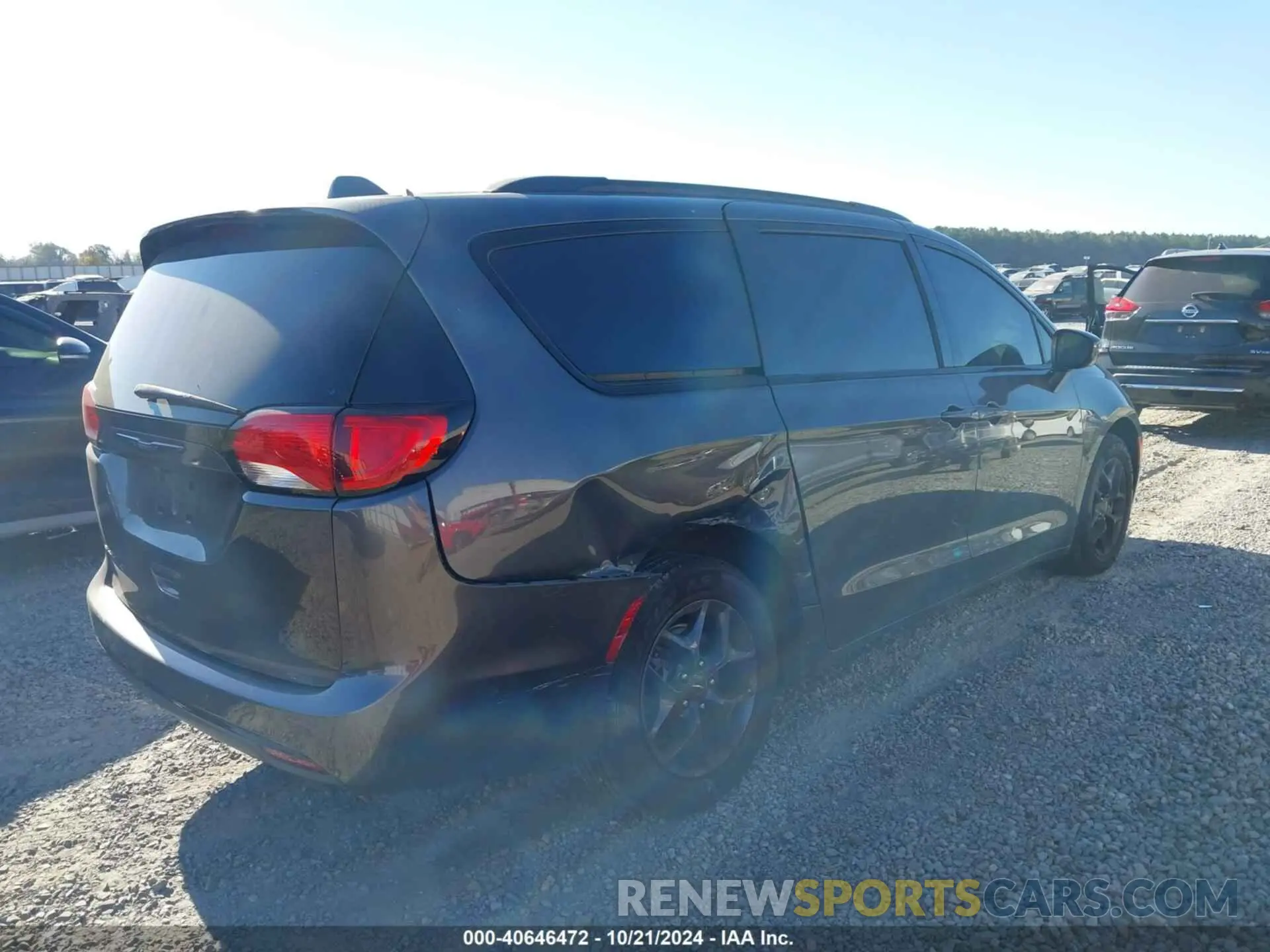 4 Фотография поврежденного автомобиля 2C4RC1FG1LR245764 CHRYSLER PACIFICA 2020