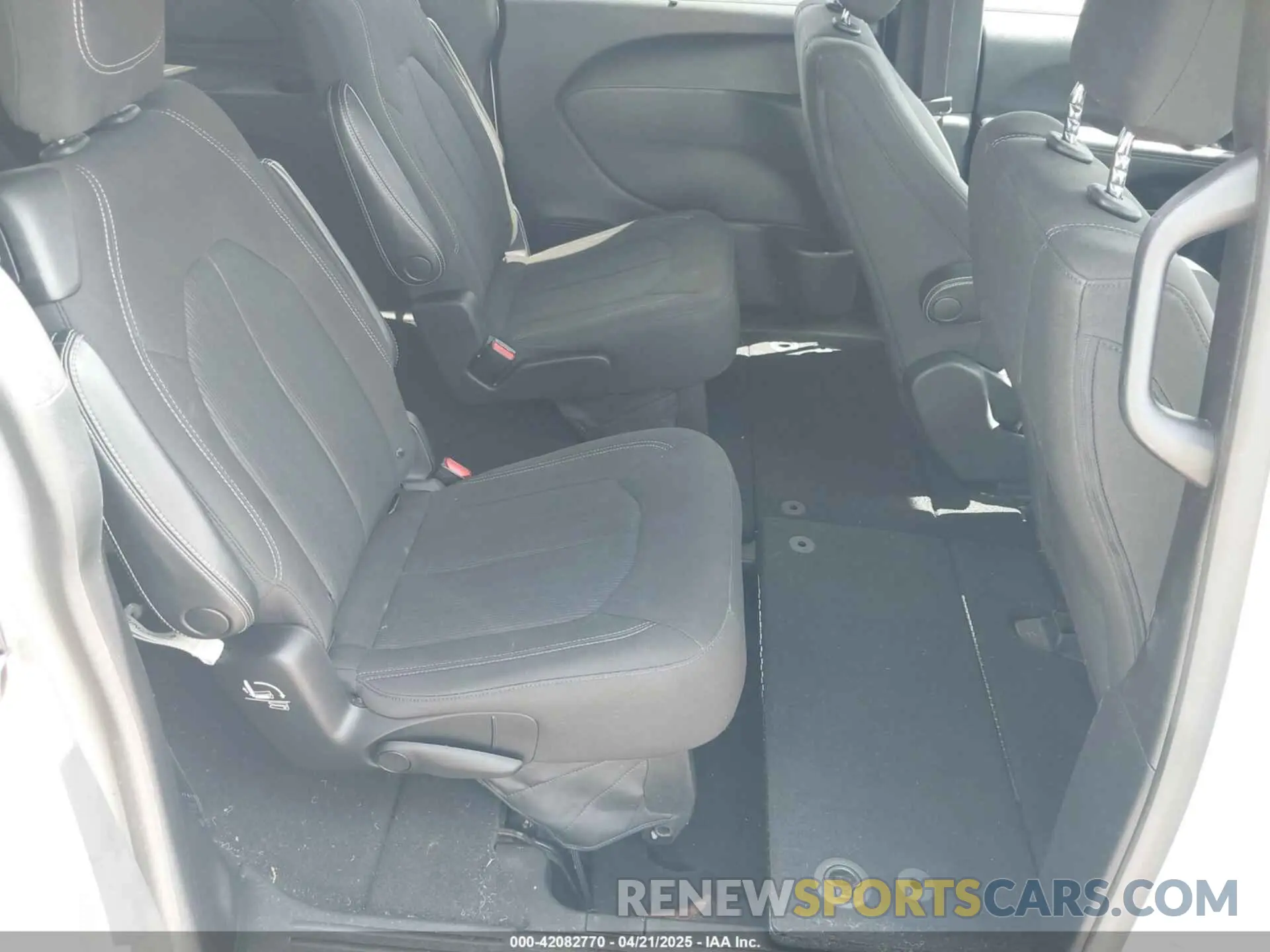 8 Фотография поврежденного автомобиля 2C4RC1FG2LR149545 CHRYSLER PACIFICA 2020