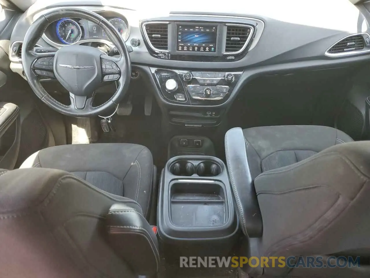 8 Photograph of a damaged car 2C4RC1FG2LR183159 CHRYSLER PACIFICA 2020