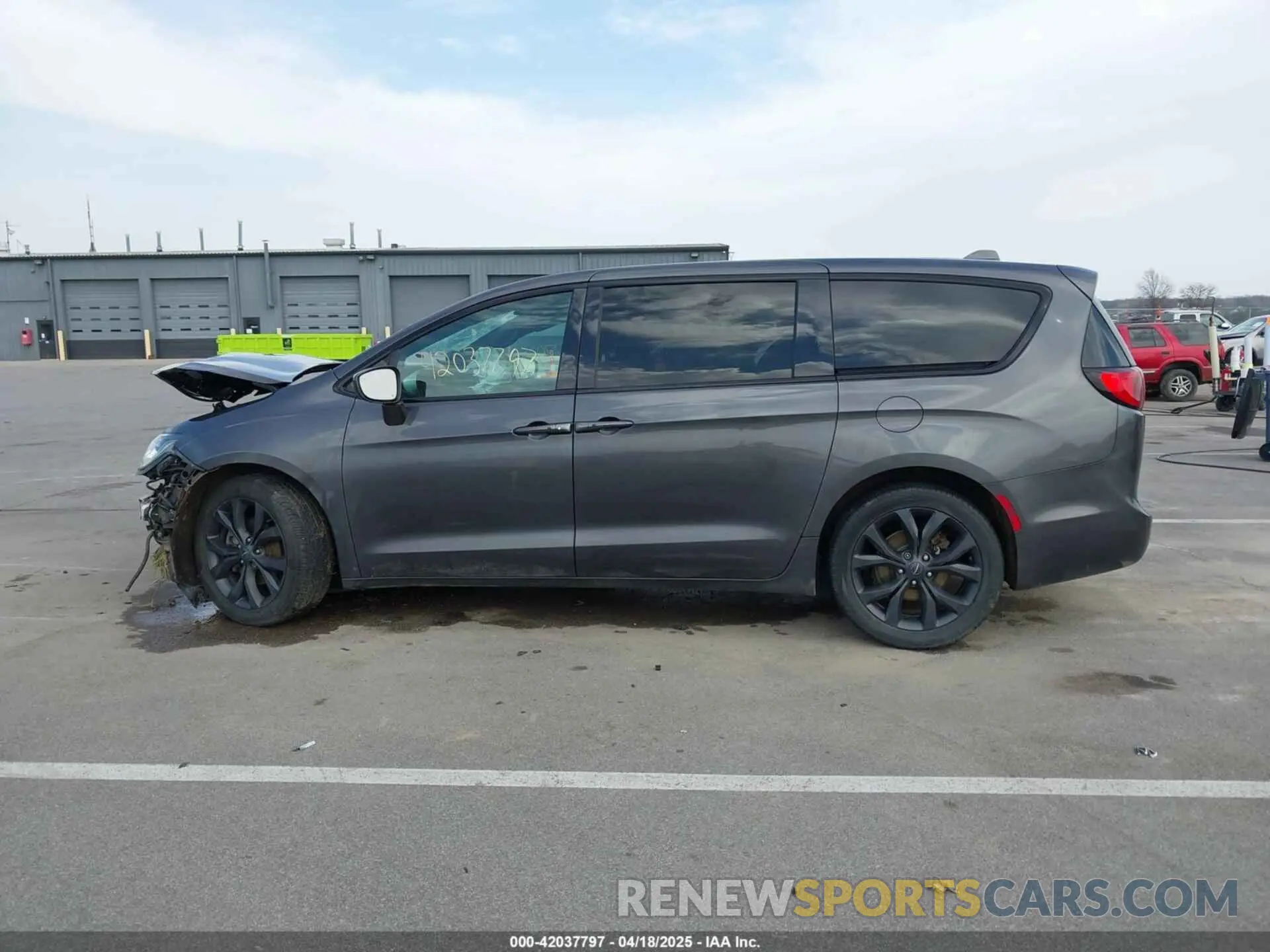 14 Photograph of a damaged car 2C4RC1FG3LR109958 CHRYSLER PACIFICA 2020
