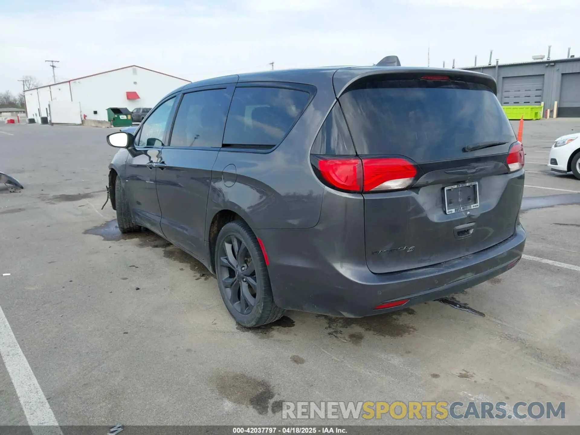 3 Photograph of a damaged car 2C4RC1FG3LR109958 CHRYSLER PACIFICA 2020