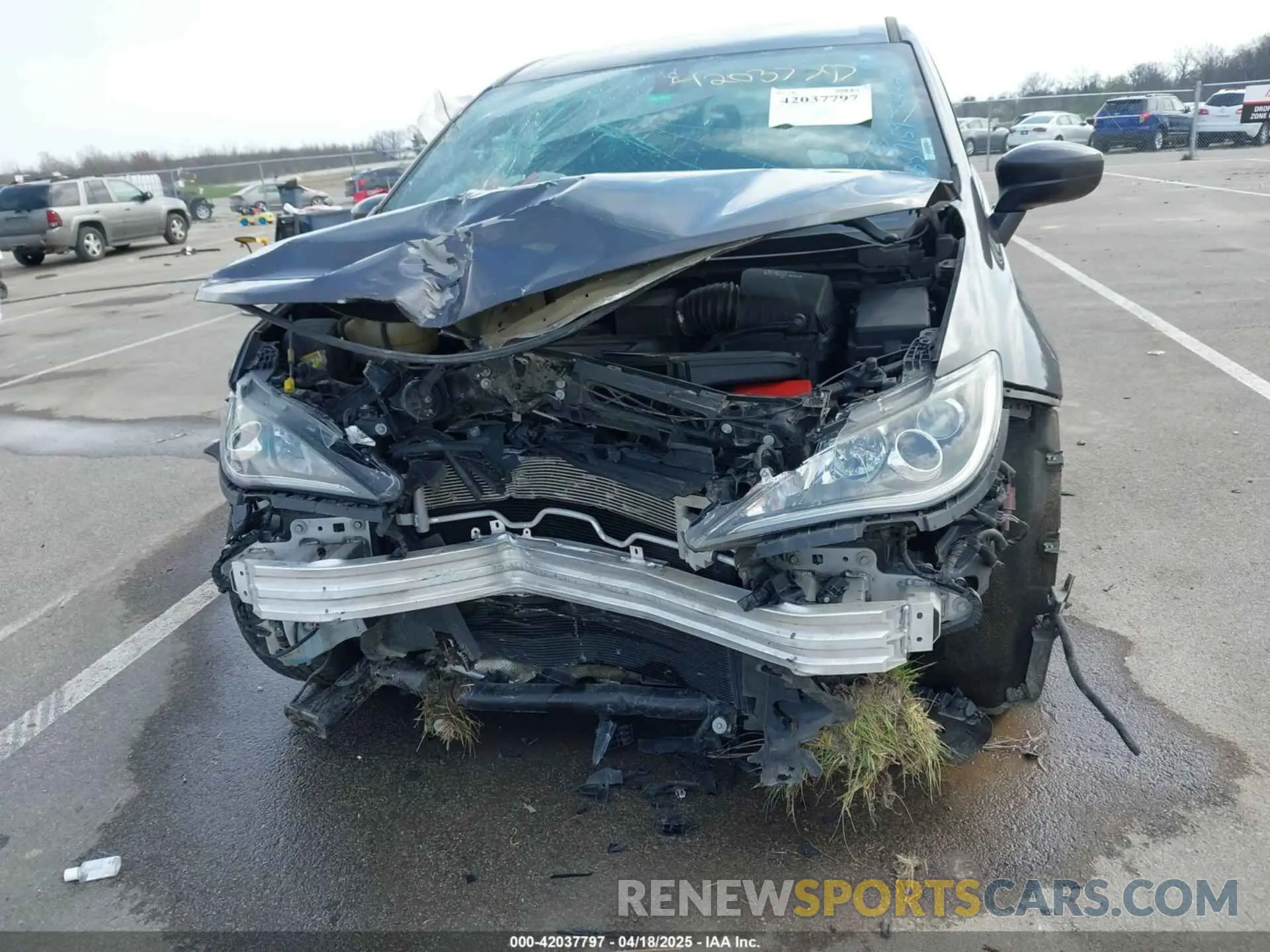 6 Photograph of a damaged car 2C4RC1FG3LR109958 CHRYSLER PACIFICA 2020