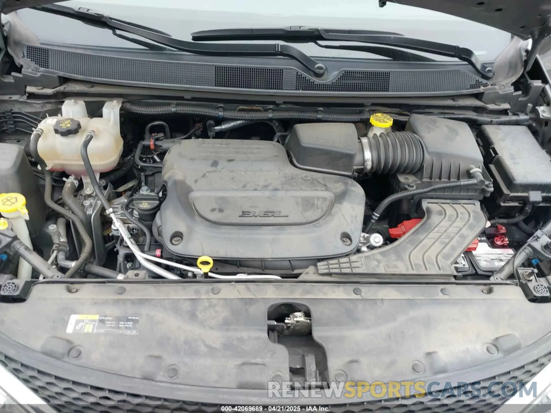 10 Фотография поврежденного автомобиля 2C4RC1FG3LR245765 CHRYSLER PACIFICA 2020