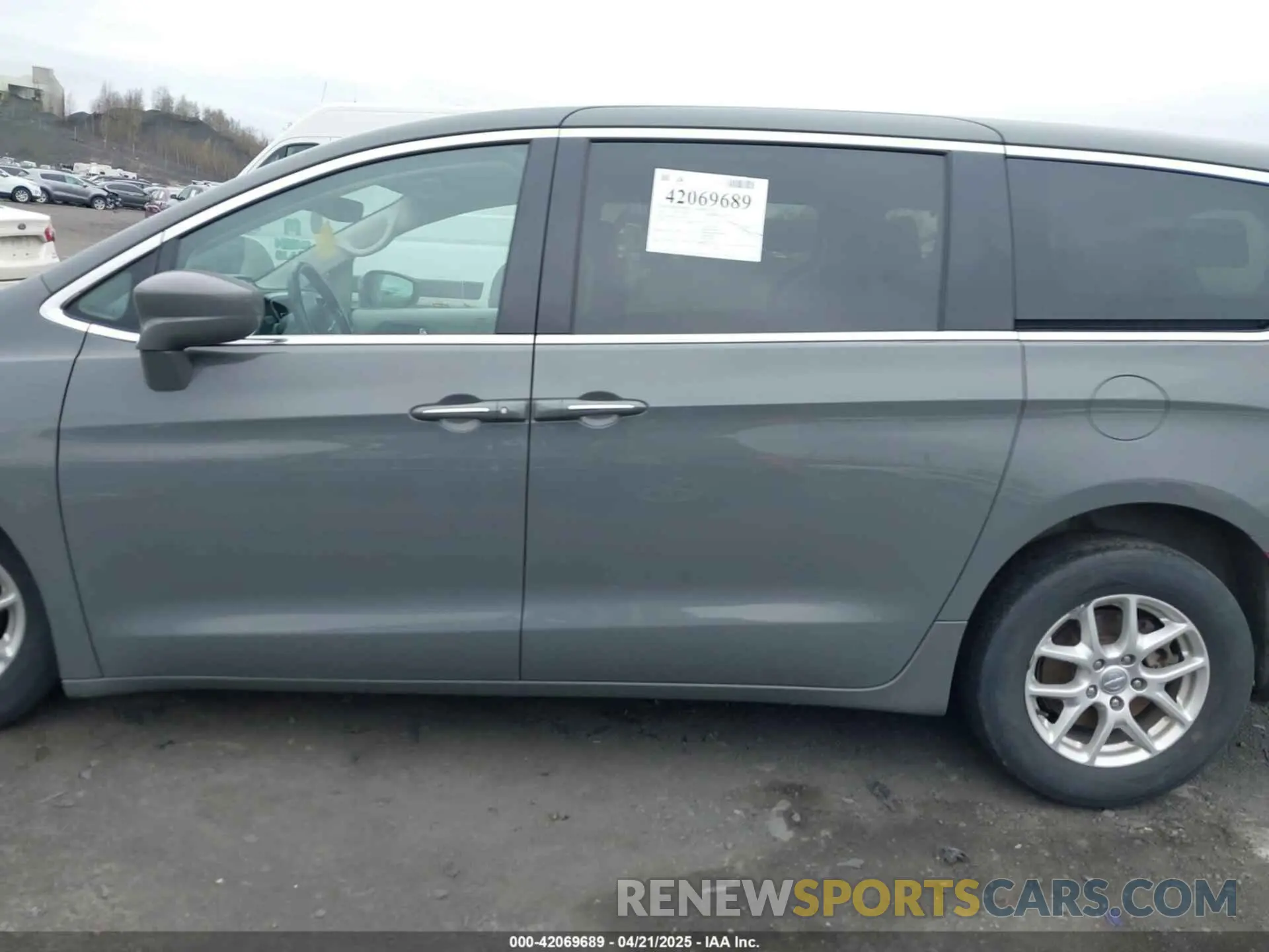 14 Фотография поврежденного автомобиля 2C4RC1FG3LR245765 CHRYSLER PACIFICA 2020