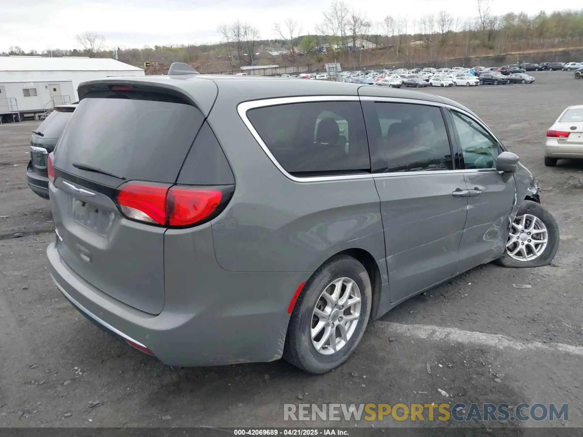 4 Фотография поврежденного автомобиля 2C4RC1FG3LR245765 CHRYSLER PACIFICA 2020