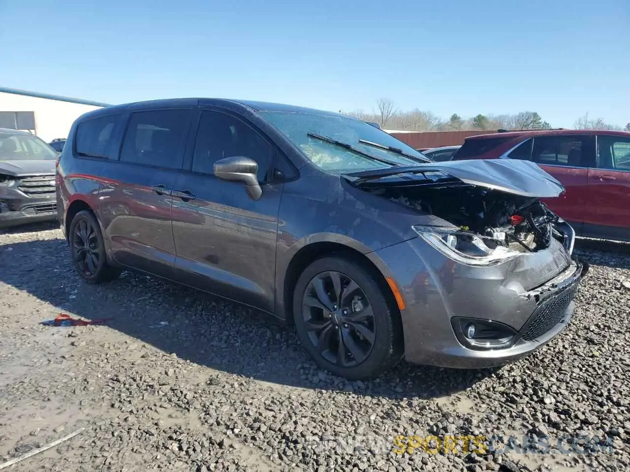 4 Photograph of a damaged car 2C4RC1FG4LR150163 CHRYSLER PACIFICA 2020