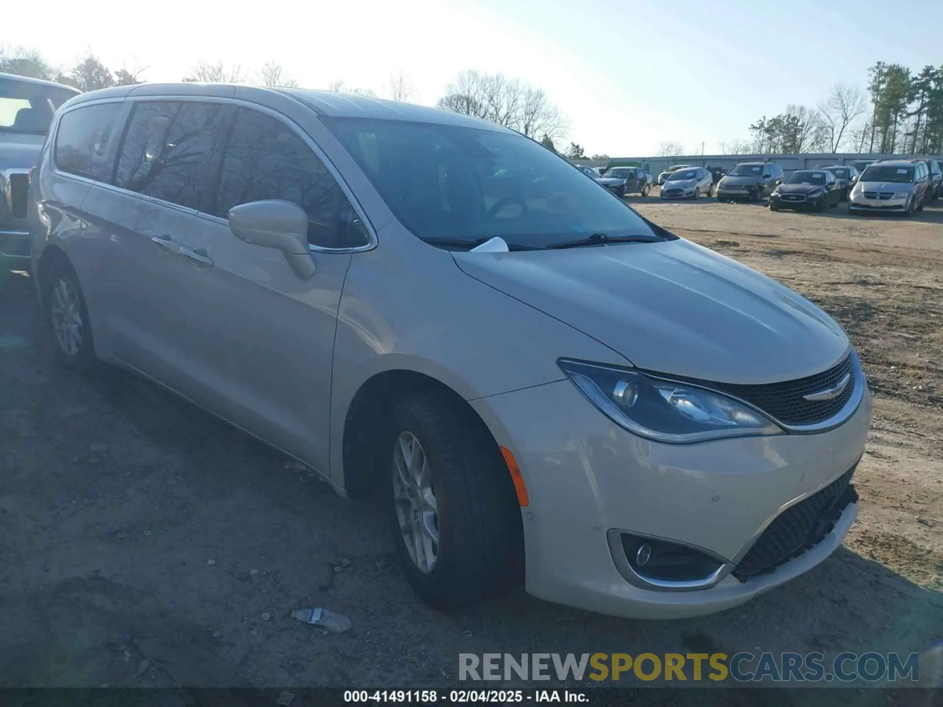 1 Фотография поврежденного автомобиля 2C4RC1FG5LR192132 CHRYSLER PACIFICA 2020