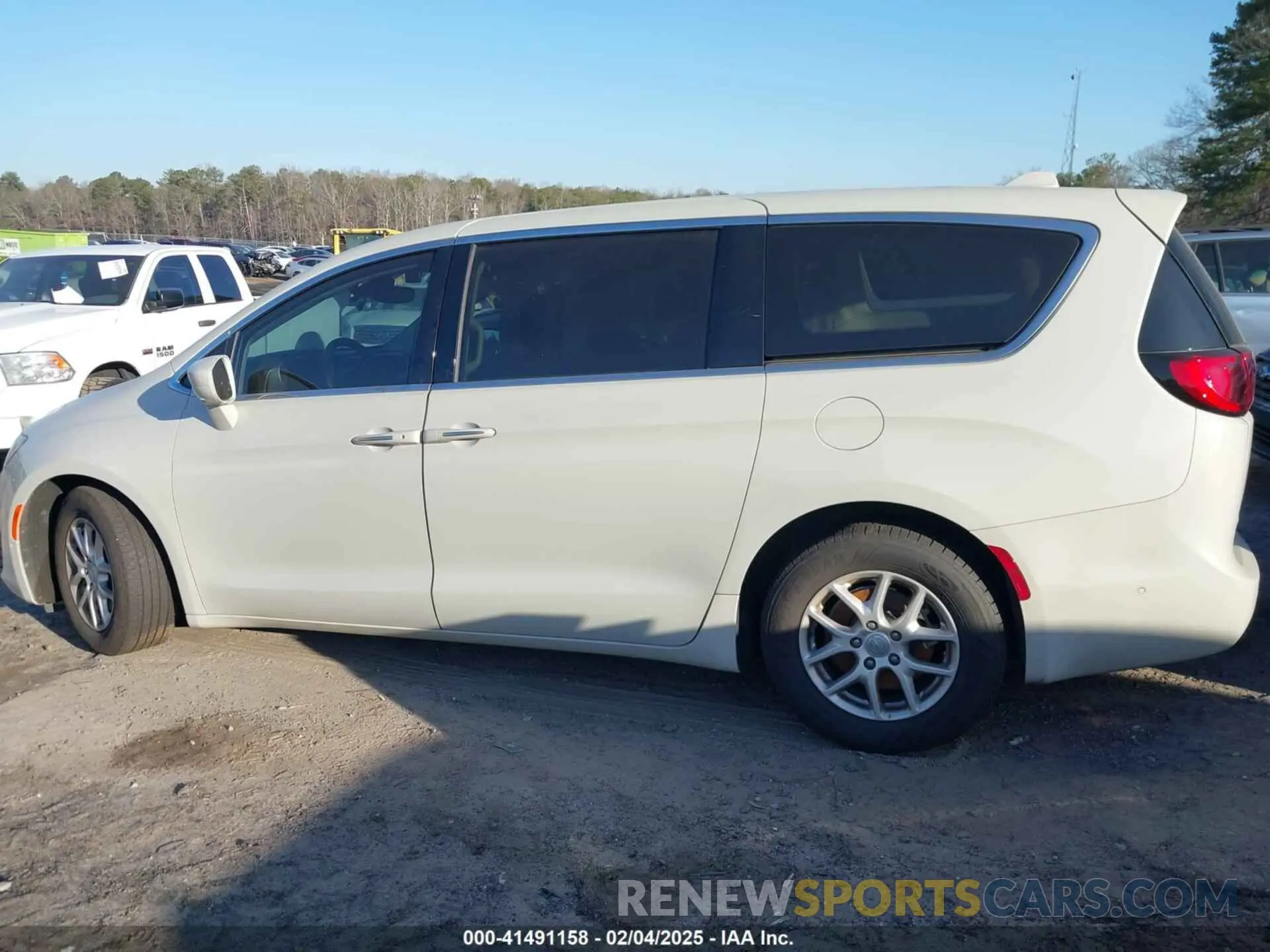 14 Фотография поврежденного автомобиля 2C4RC1FG5LR192132 CHRYSLER PACIFICA 2020