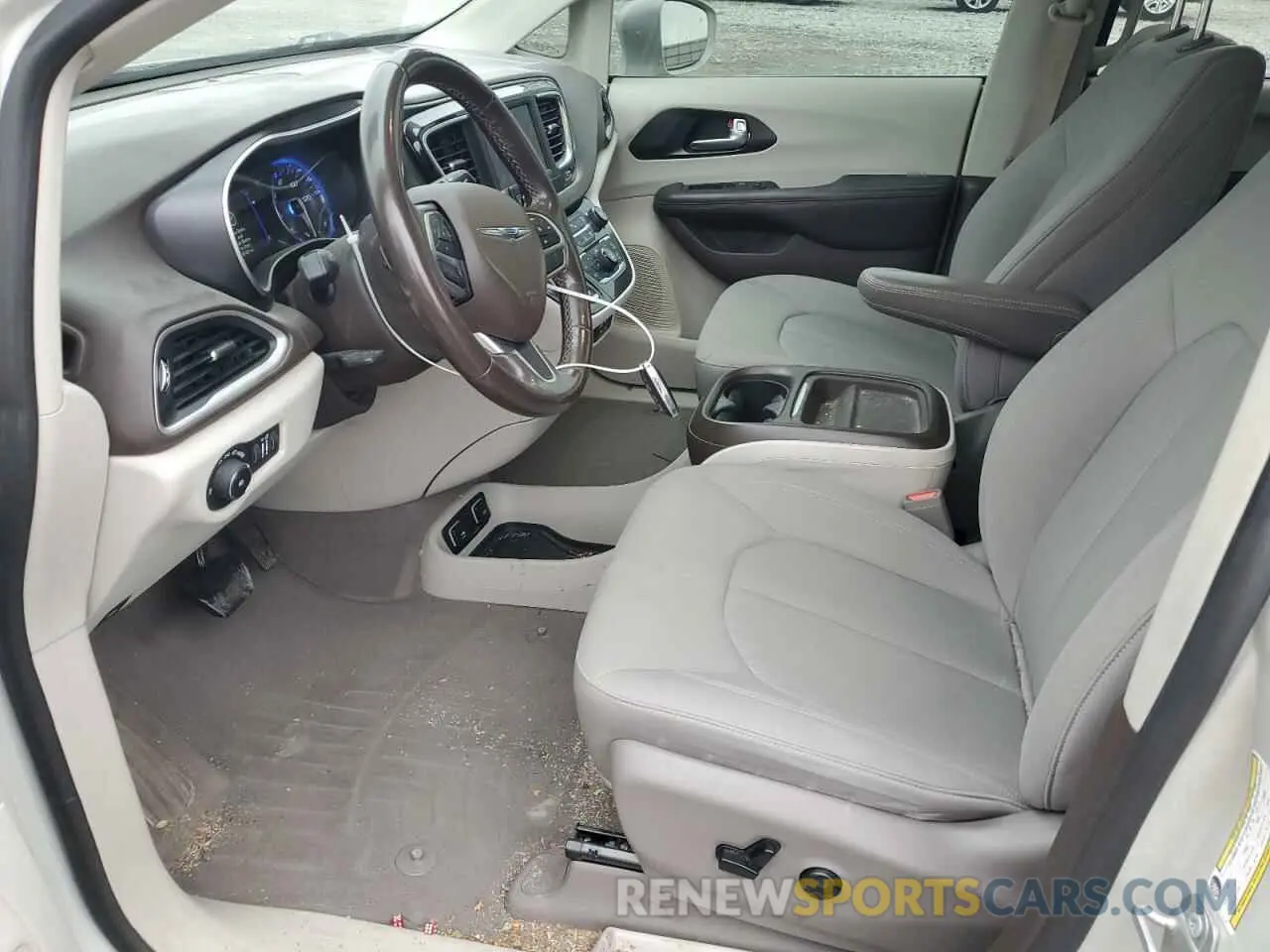 7 Фотография поврежденного автомобиля 2C4RC1FG6LR104544 CHRYSLER PACIFICA 2020