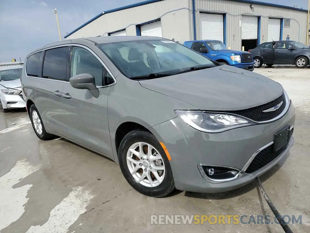 4 Photograph of a damaged car 2C4RC1FG6LR128522 CHRYSLER PACIFICA 2020
