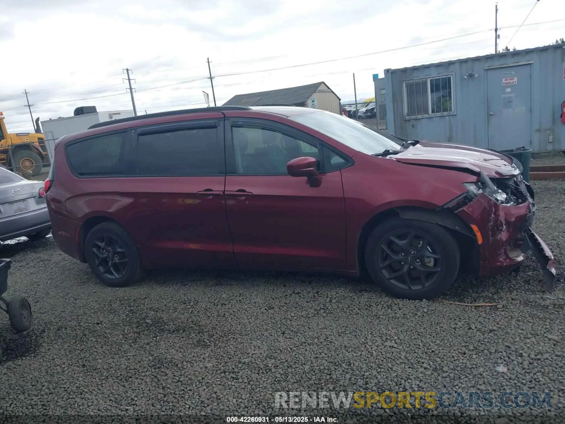 13 Photograph of a damaged car 2C4RC1FG6LR142887 CHRYSLER PACIFICA 2020