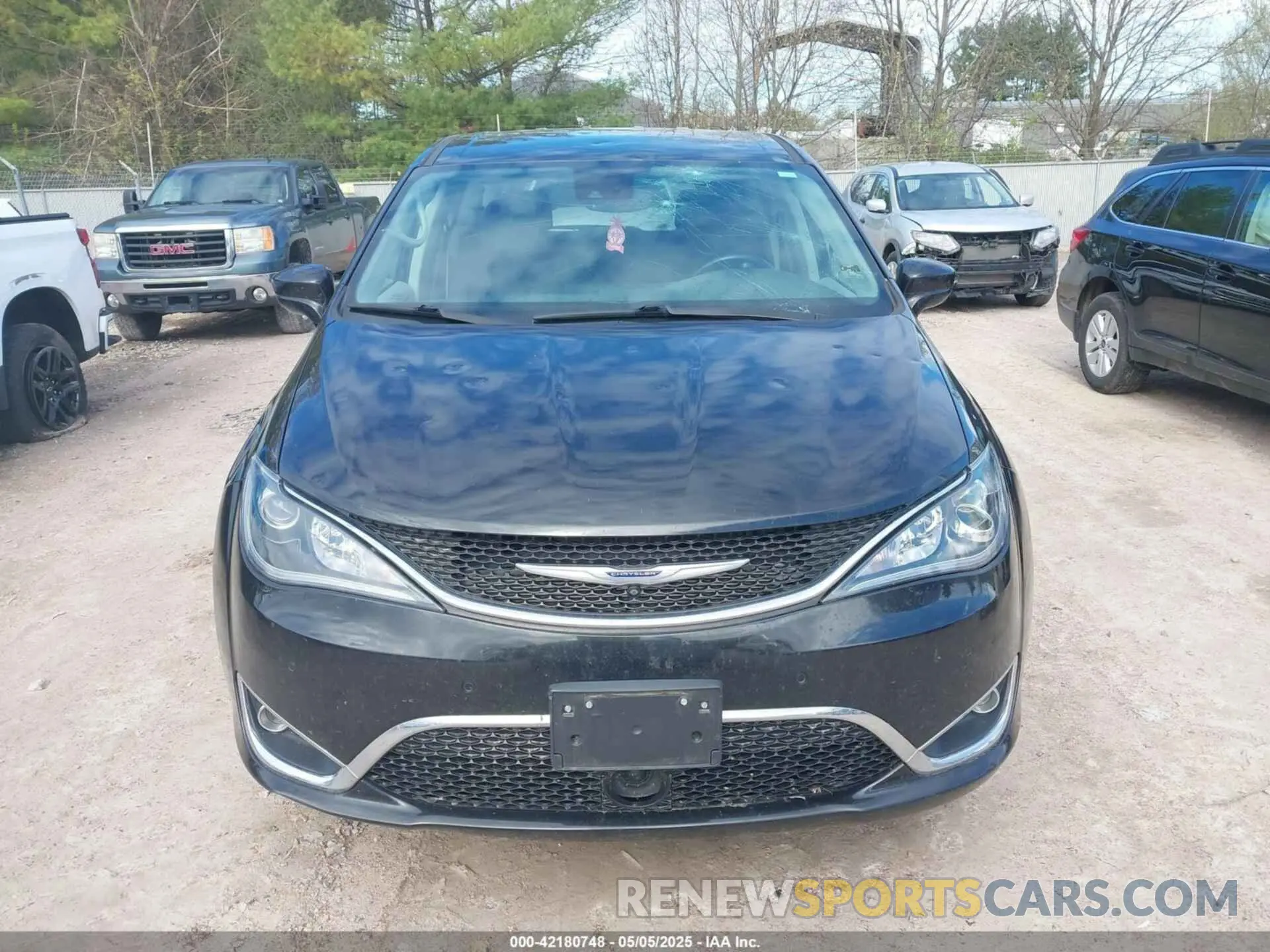 12 Photograph of a damaged car 2C4RC1FG6LR205129 CHRYSLER PACIFICA 2020