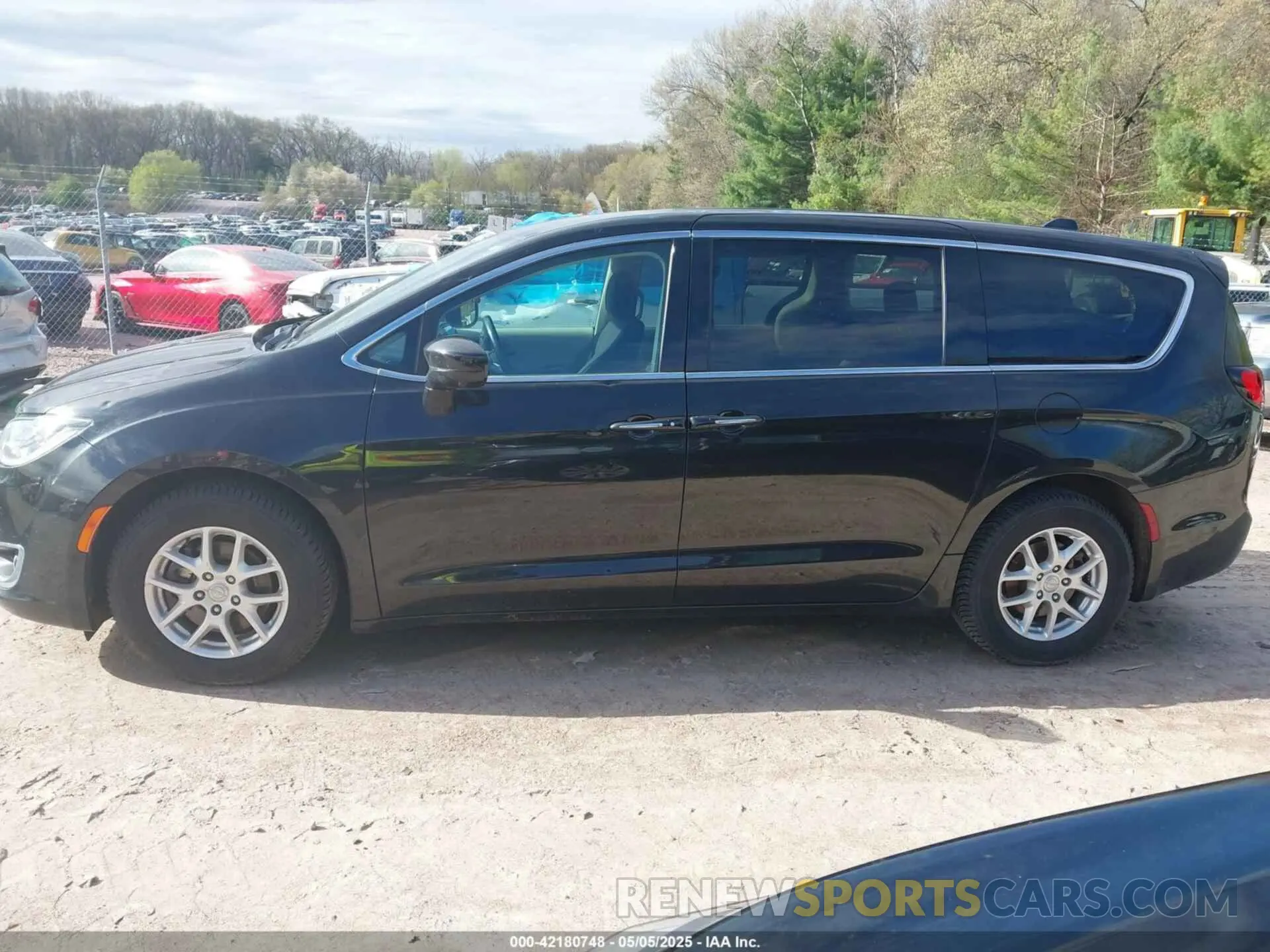 14 Photograph of a damaged car 2C4RC1FG6LR205129 CHRYSLER PACIFICA 2020
