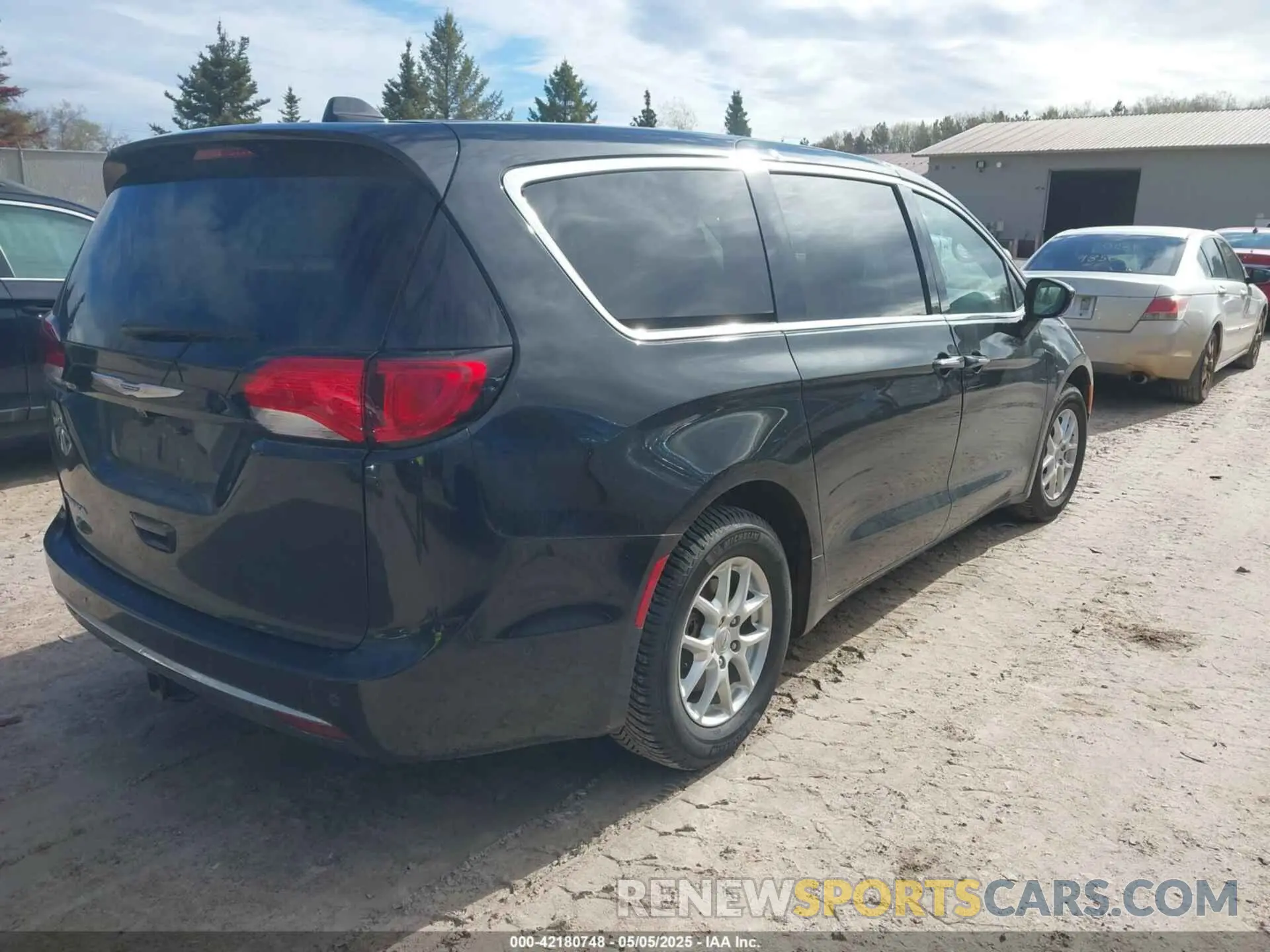 4 Photograph of a damaged car 2C4RC1FG6LR205129 CHRYSLER PACIFICA 2020