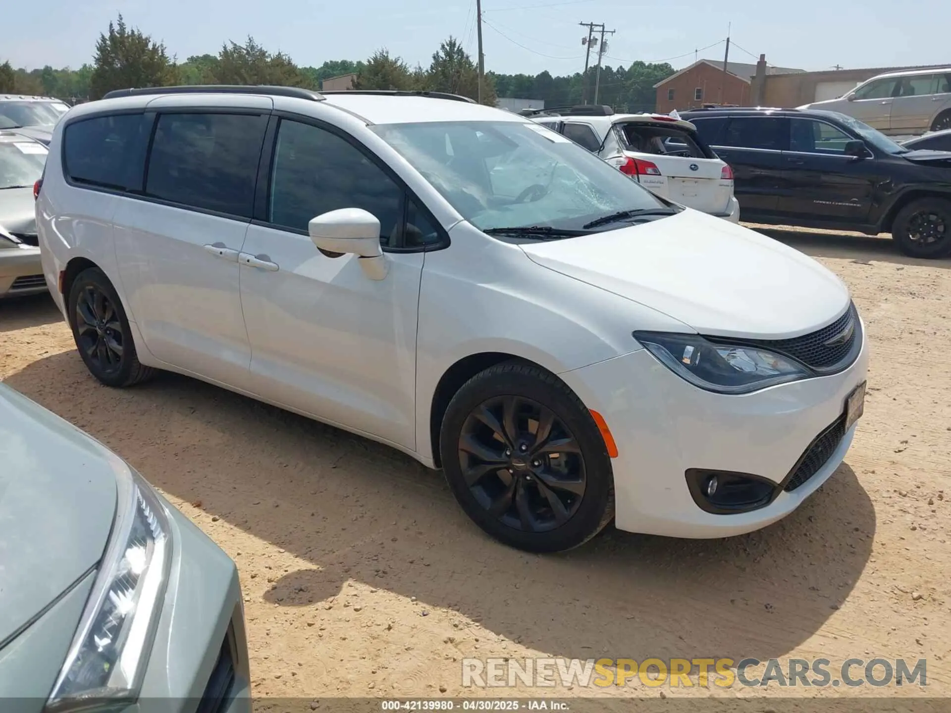1 Photograph of a damaged car 2C4RC1FG7LR121675 CHRYSLER PACIFICA 2020