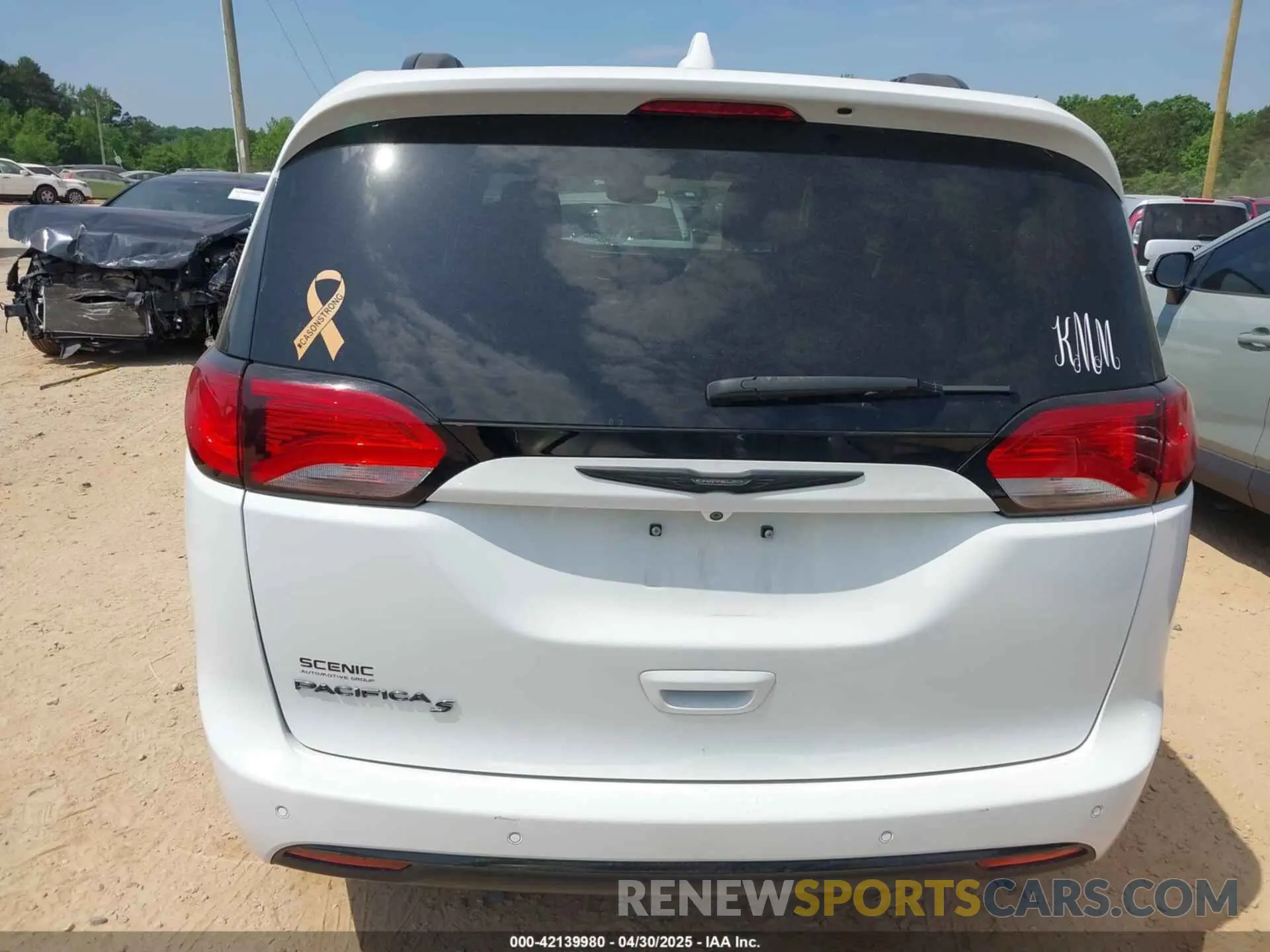 16 Photograph of a damaged car 2C4RC1FG7LR121675 CHRYSLER PACIFICA 2020