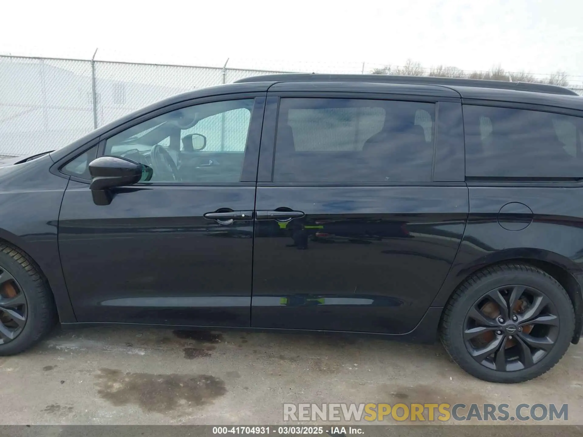 15 Фотография поврежденного автомобиля 2C4RC1FG8LR150537 CHRYSLER PACIFICA 2020