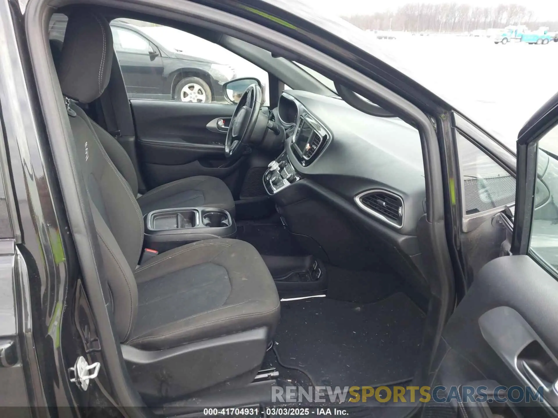 5 Фотография поврежденного автомобиля 2C4RC1FG8LR150537 CHRYSLER PACIFICA 2020