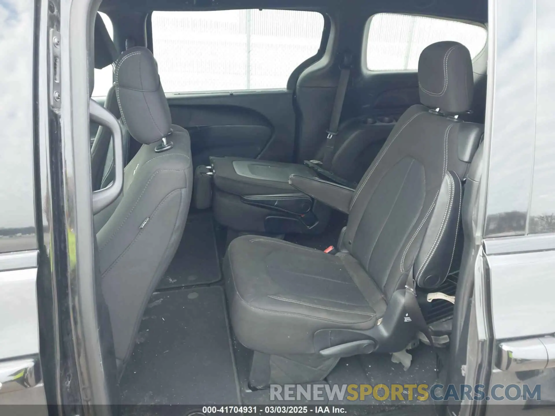 8 Фотография поврежденного автомобиля 2C4RC1FG8LR150537 CHRYSLER PACIFICA 2020