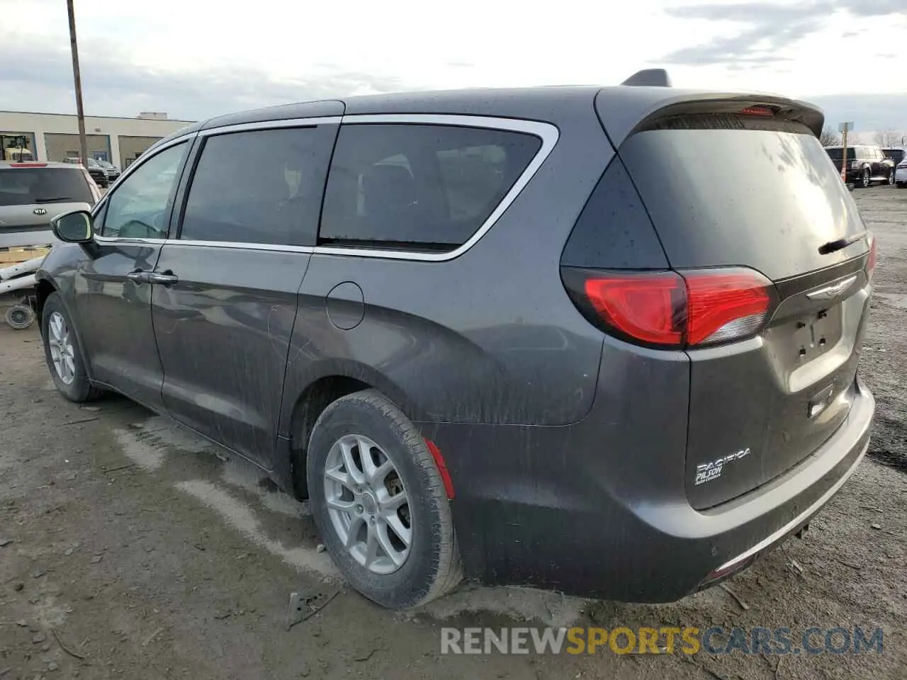 2 Photograph of a damaged car 2C4RC1FG8LR158704 CHRYSLER PACIFICA 2020
