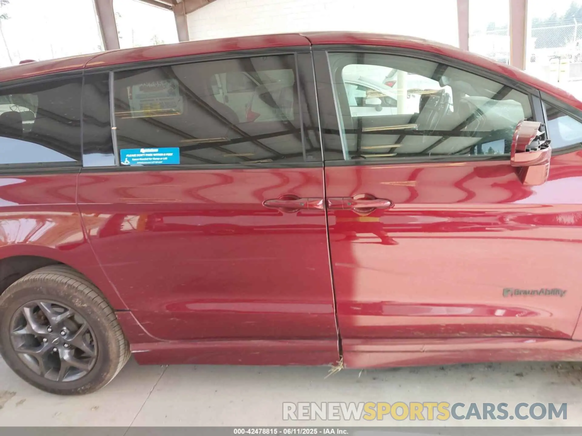 13 Photograph of a damaged car 2C4RC1FG9LR254678 CHRYSLER PACIFICA 2020