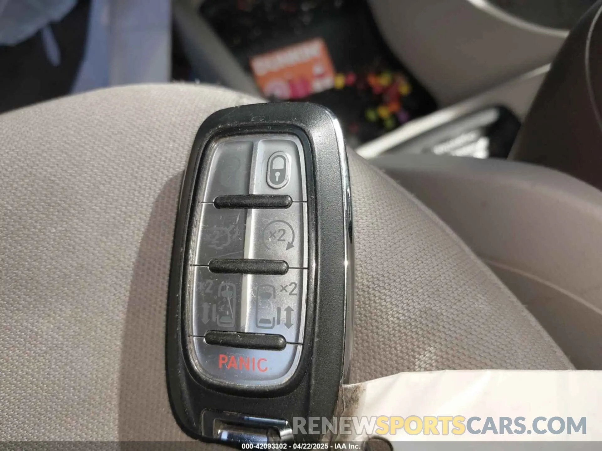 11 Фотография поврежденного автомобиля 2C4RC1FGXLR185354 CHRYSLER PACIFICA 2020