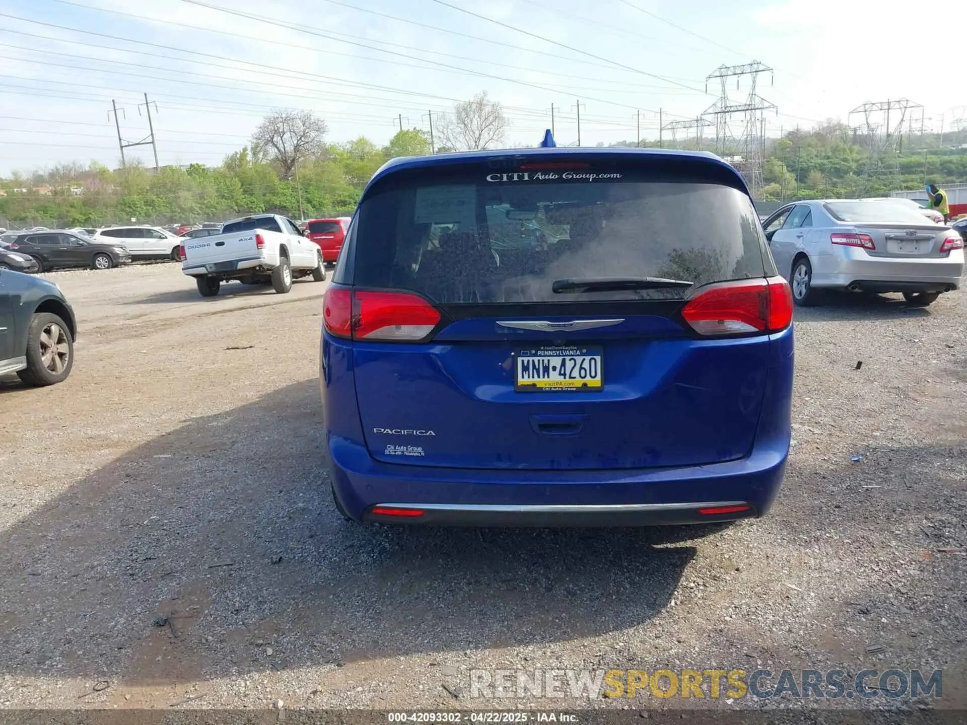 17 Фотография поврежденного автомобиля 2C4RC1FGXLR185354 CHRYSLER PACIFICA 2020