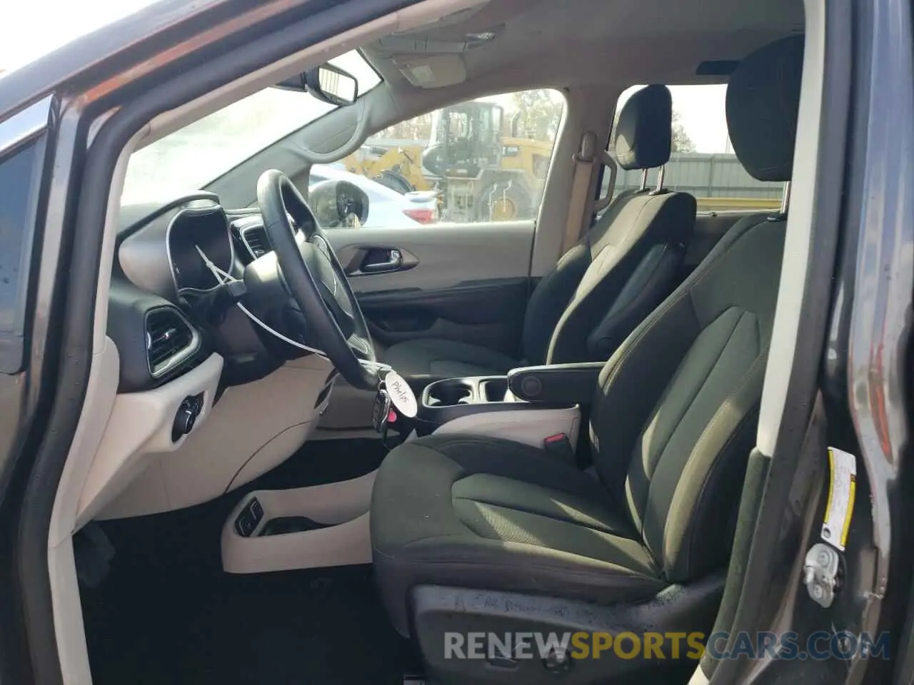 7 Фотография поврежденного автомобиля 2C4RC1FGXLR237579 CHRYSLER PACIFICA 2020