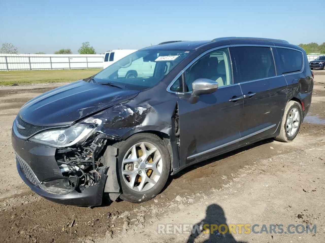 1 Photograph of a damaged car 2C4RC1GG0LR130720 CHRYSLER PACIFICA 2020