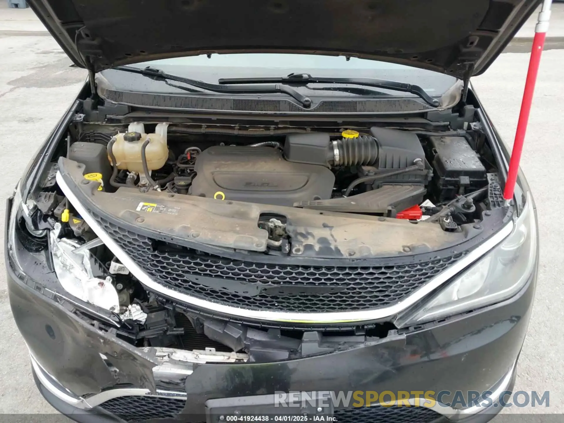 10 Фотография поврежденного автомобиля 2C4RC1GG0LR275546 CHRYSLER PACIFICA 2020