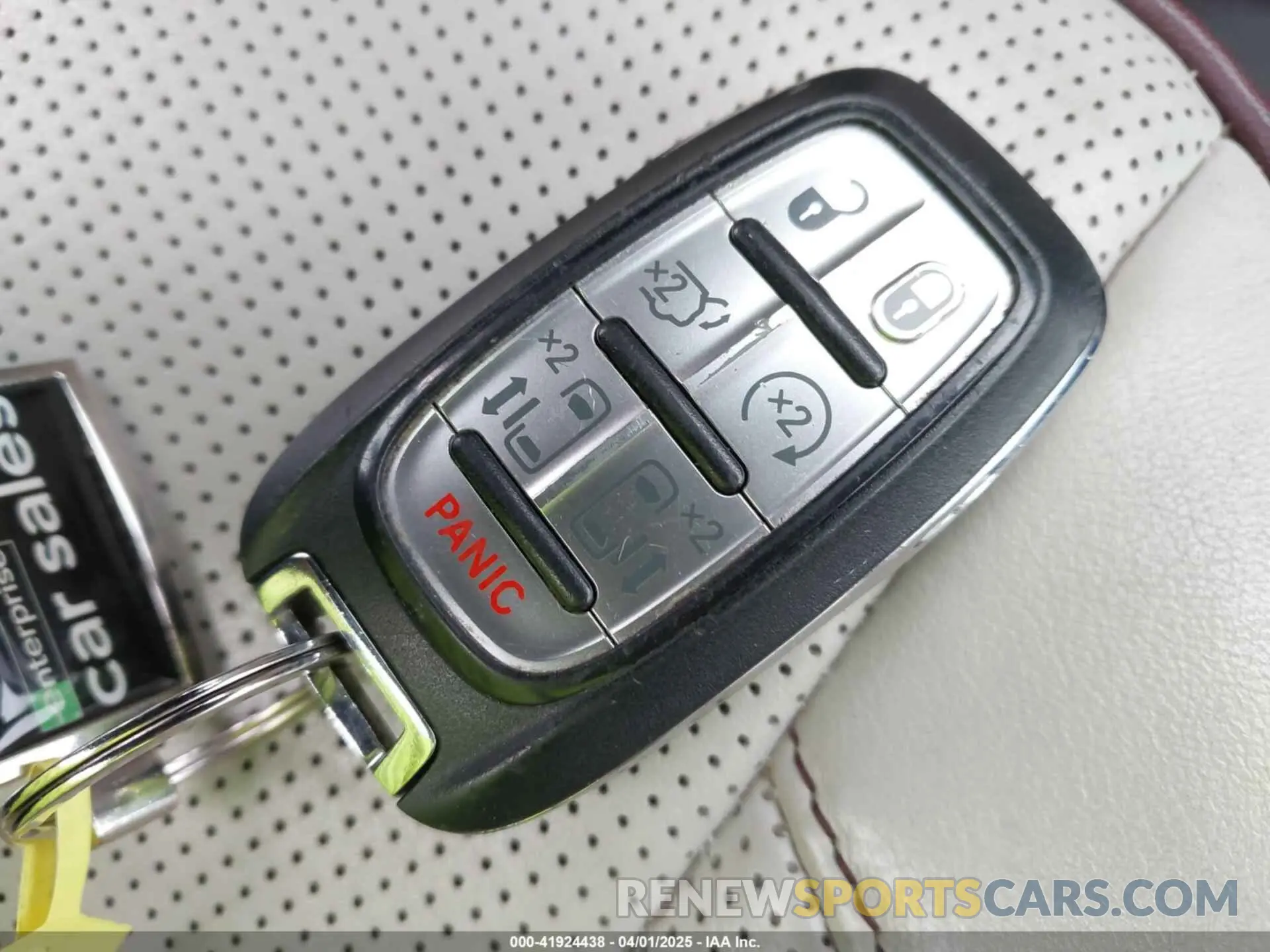 11 Фотография поврежденного автомобиля 2C4RC1GG0LR275546 CHRYSLER PACIFICA 2020