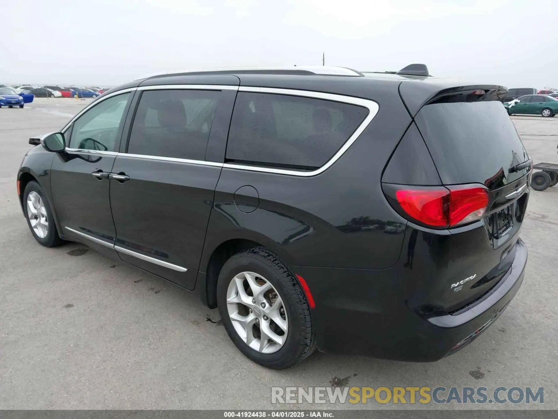 3 Фотография поврежденного автомобиля 2C4RC1GG0LR275546 CHRYSLER PACIFICA 2020