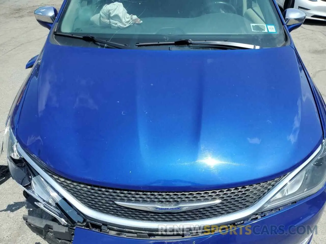 12 Photograph of a damaged car 2C4RC1GG0LR284747 CHRYSLER PACIFICA 2020