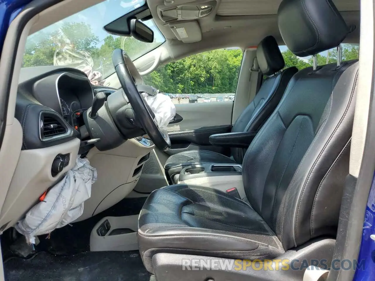 7 Photograph of a damaged car 2C4RC1GG0LR284747 CHRYSLER PACIFICA 2020