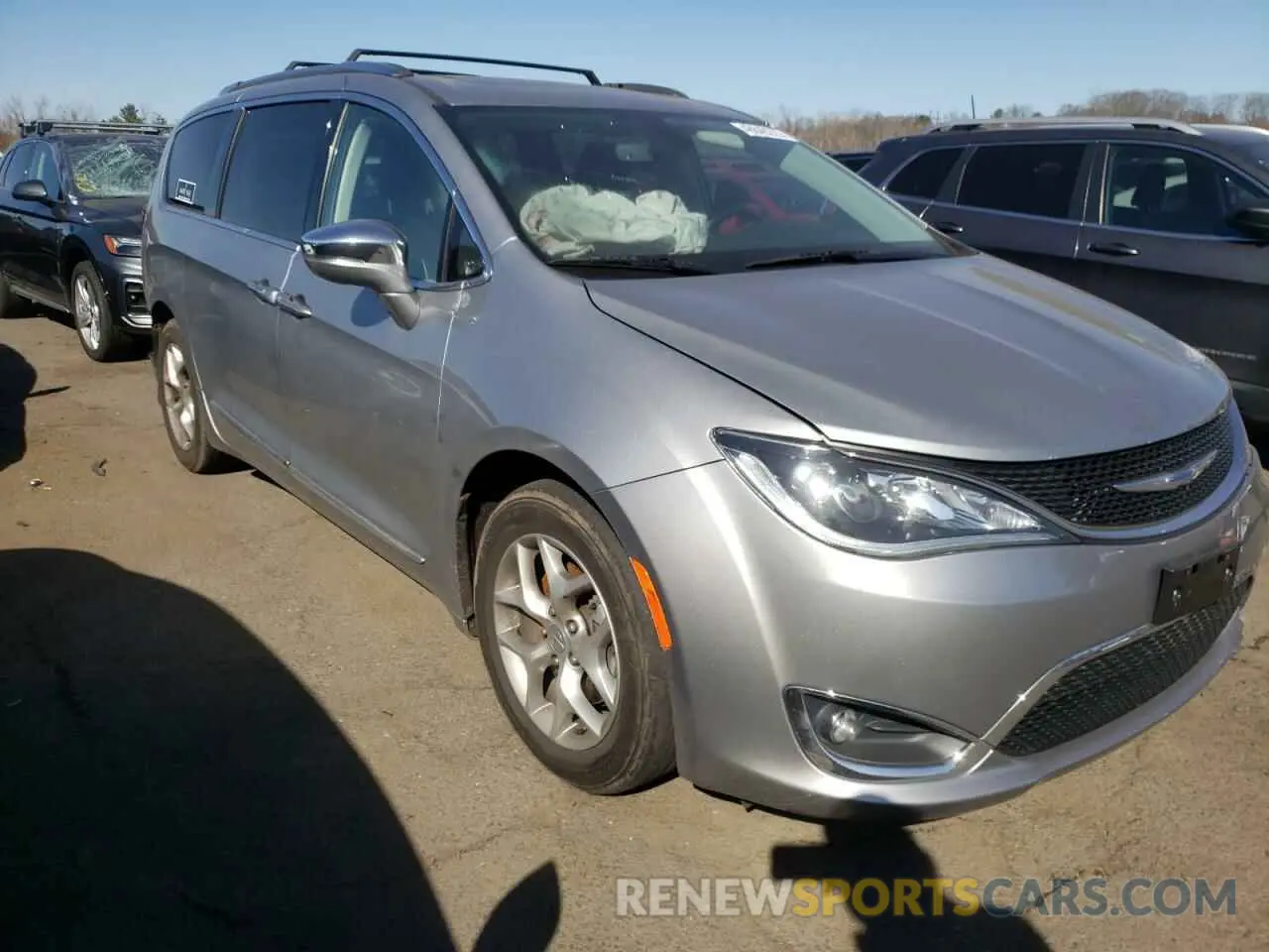 4 Photograph of a damaged car 2C4RC1GG0LR289446 CHRYSLER PACIFICA 2020