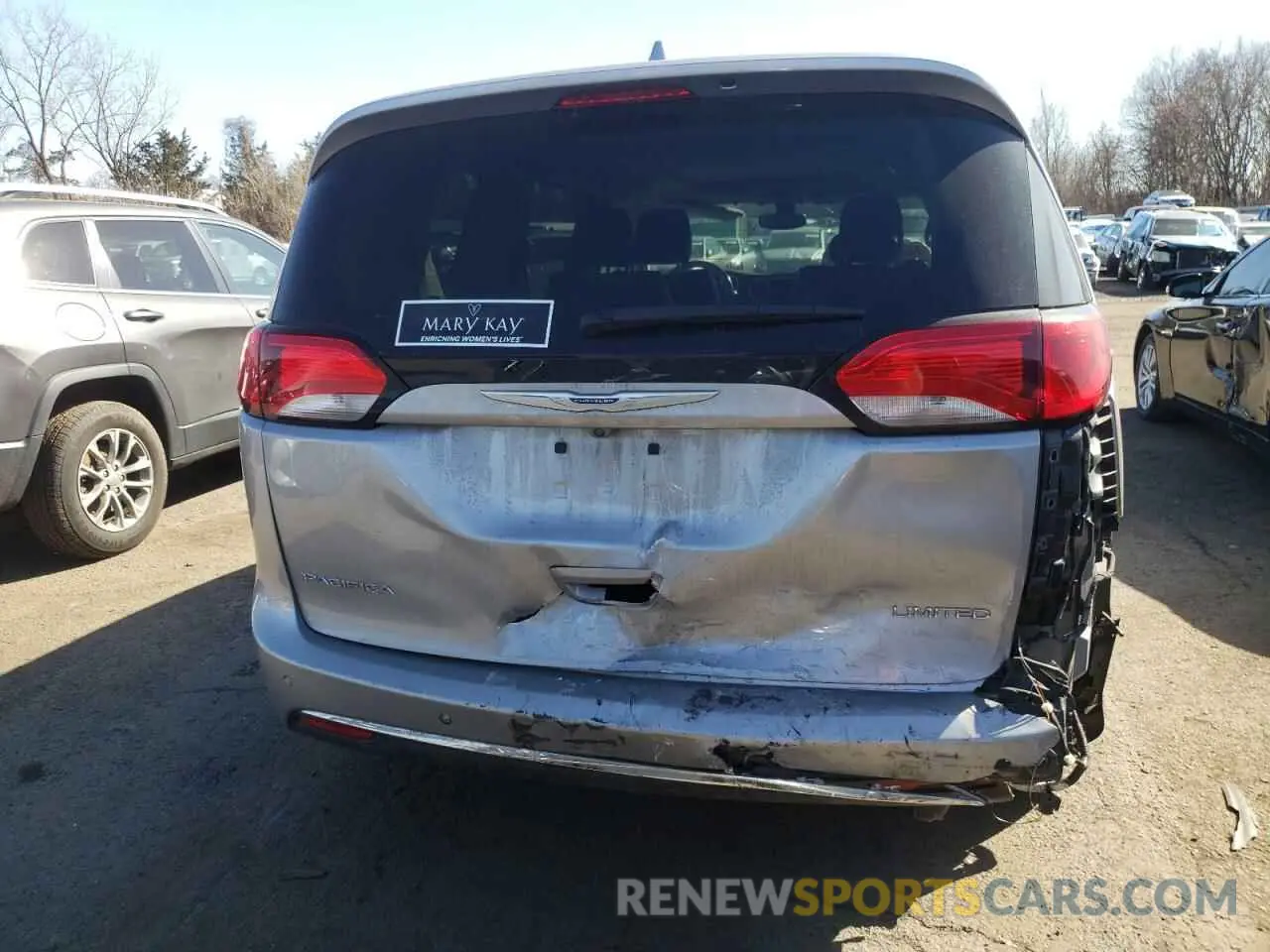 6 Photograph of a damaged car 2C4RC1GG0LR289446 CHRYSLER PACIFICA 2020
