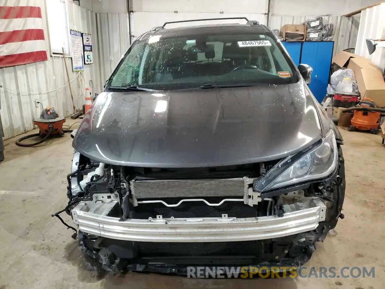 5 Photograph of a damaged car 2C4RC1GG1LR144058 CHRYSLER PACIFICA 2020