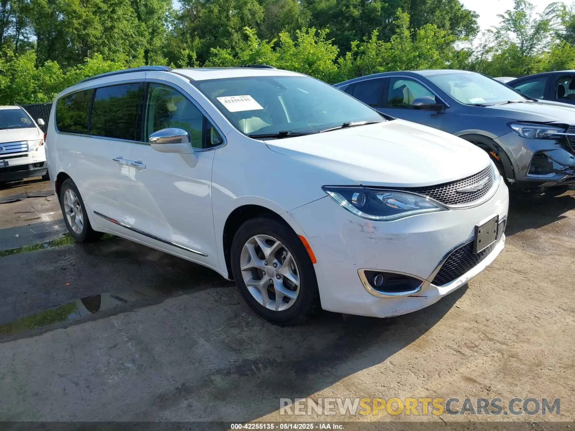 1 Фотография поврежденного автомобиля 2C4RC1GG1LR176086 CHRYSLER PACIFICA 2020