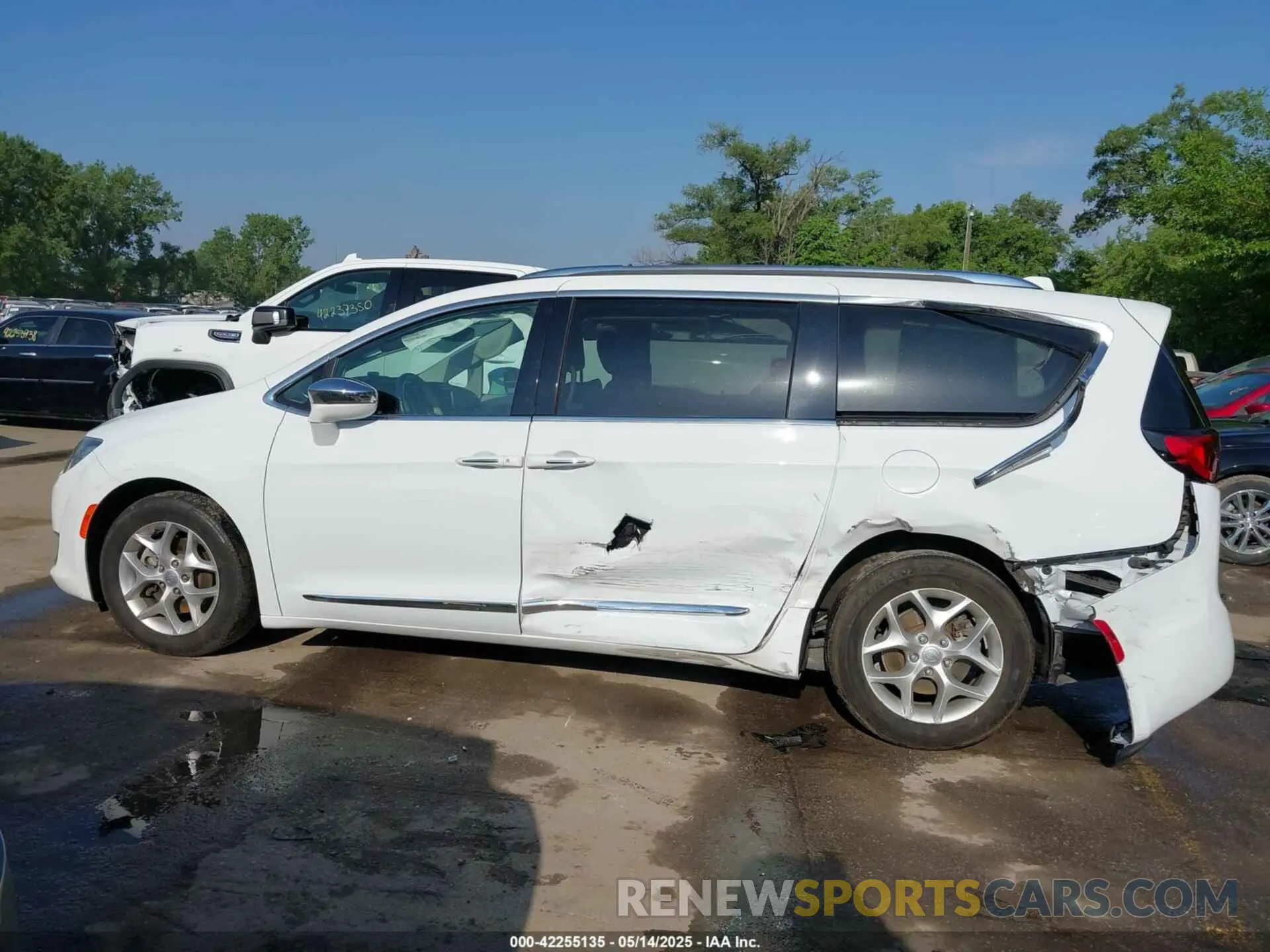 14 Фотография поврежденного автомобиля 2C4RC1GG1LR176086 CHRYSLER PACIFICA 2020