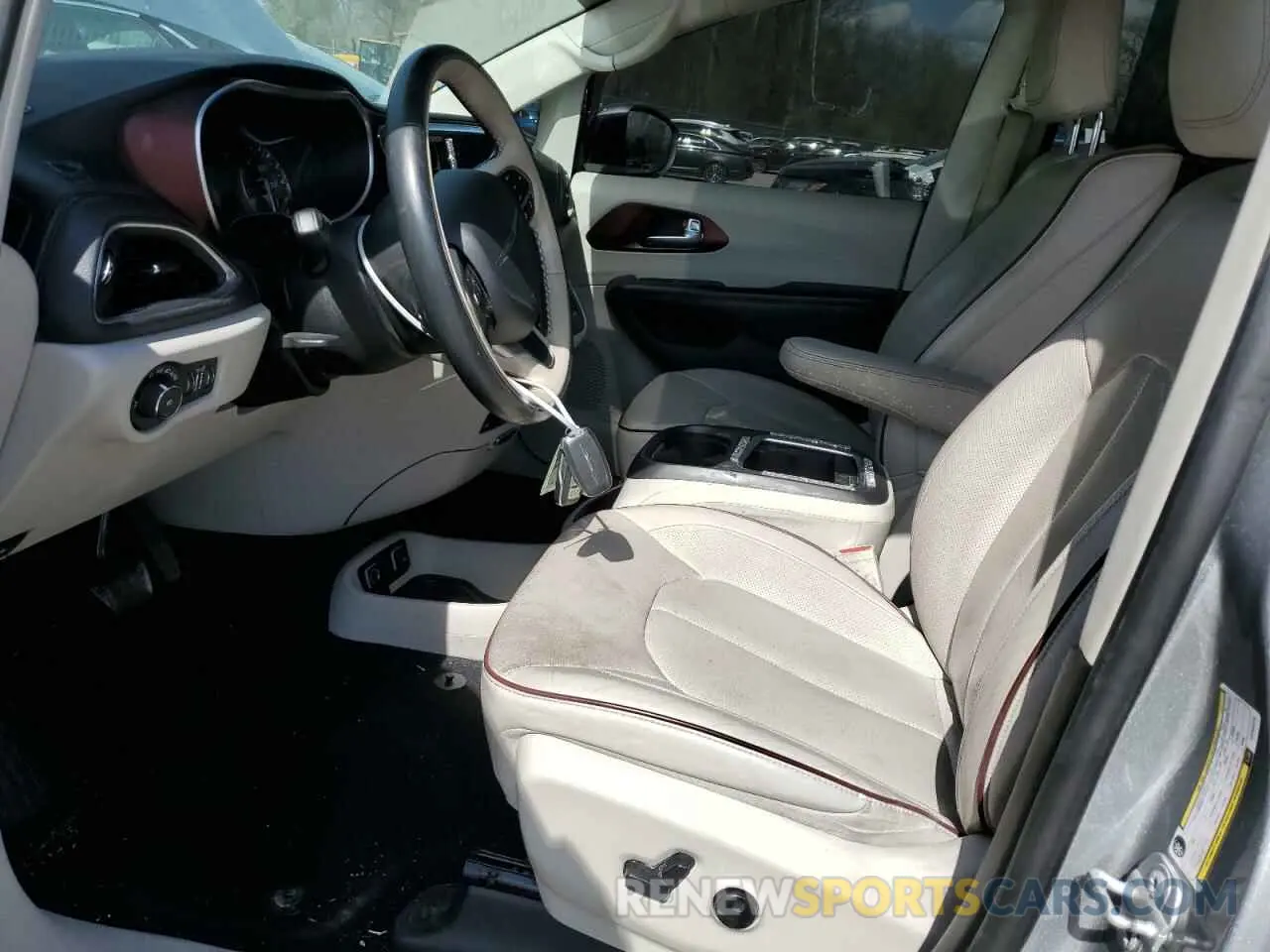 7 Фотография поврежденного автомобиля 2C4RC1GG2LR104278 CHRYSLER PACIFICA 2020