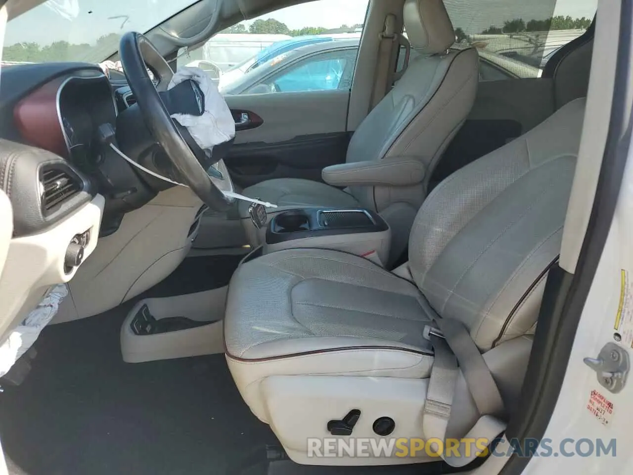 7 Photograph of a damaged car 2C4RC1GG2LR127835 CHRYSLER PACIFICA 2020