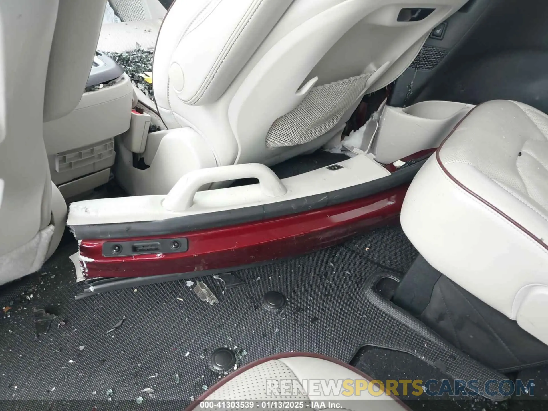 12 Photograph of a damaged car 2C4RC1GG2LR147891 CHRYSLER PACIFICA 2020