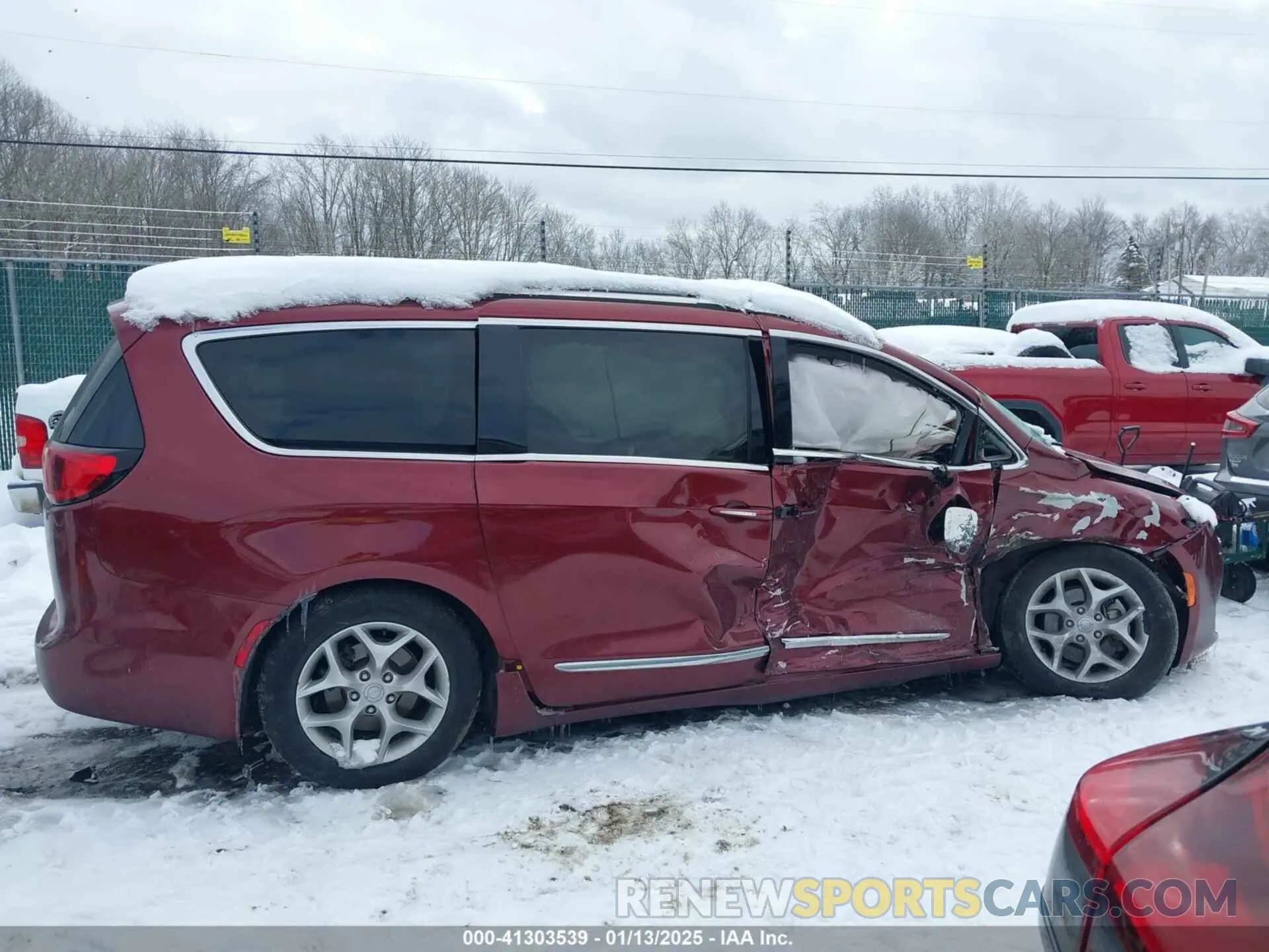 14 Photograph of a damaged car 2C4RC1GG2LR147891 CHRYSLER PACIFICA 2020