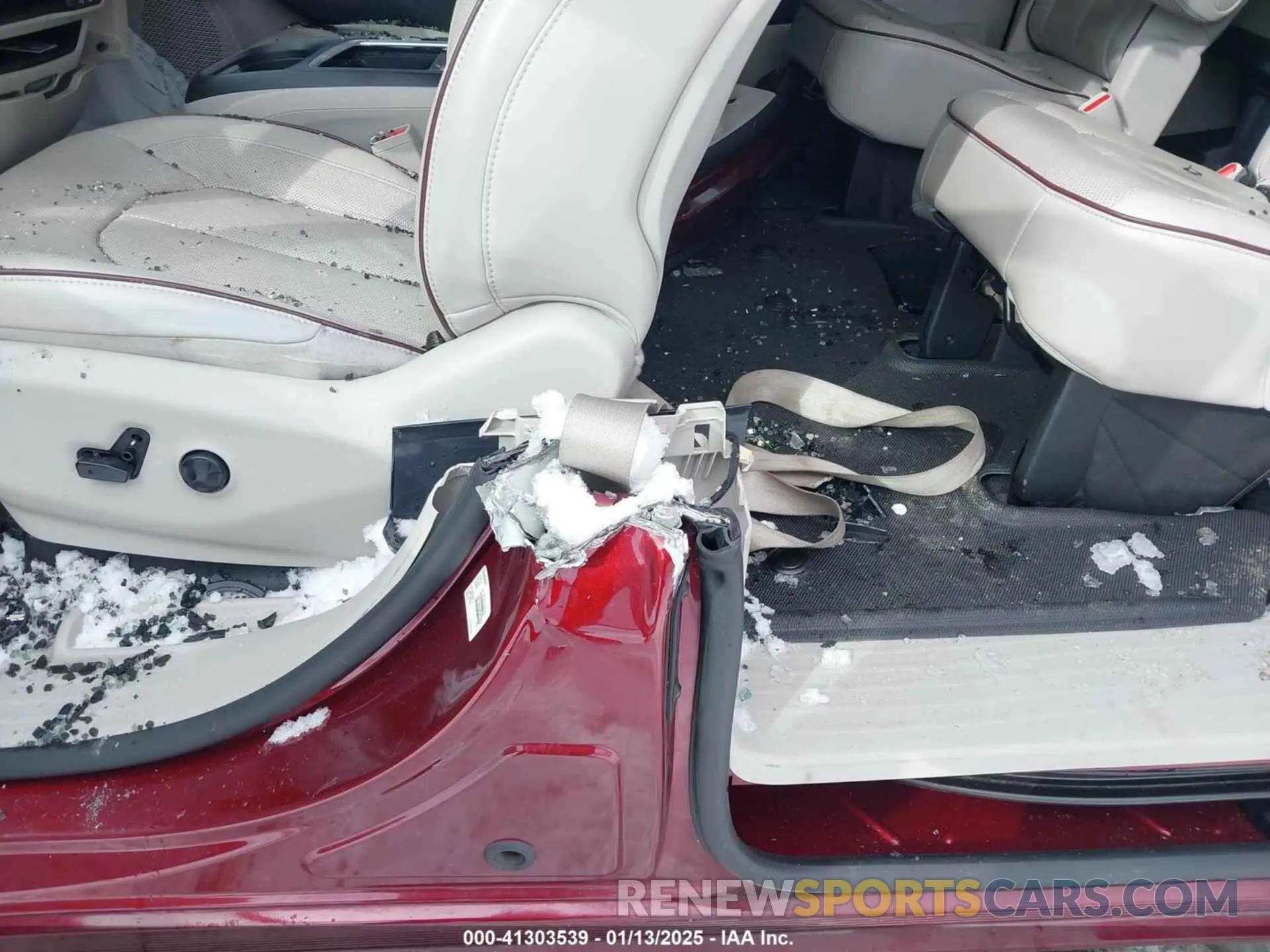 19 Photograph of a damaged car 2C4RC1GG2LR147891 CHRYSLER PACIFICA 2020