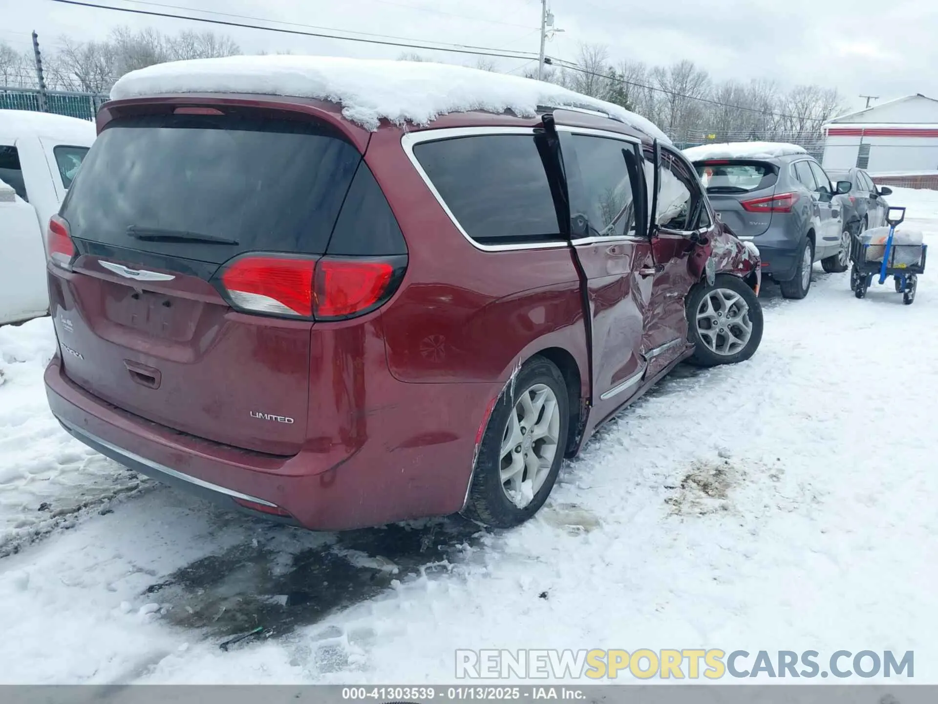 4 Photograph of a damaged car 2C4RC1GG2LR147891 CHRYSLER PACIFICA 2020