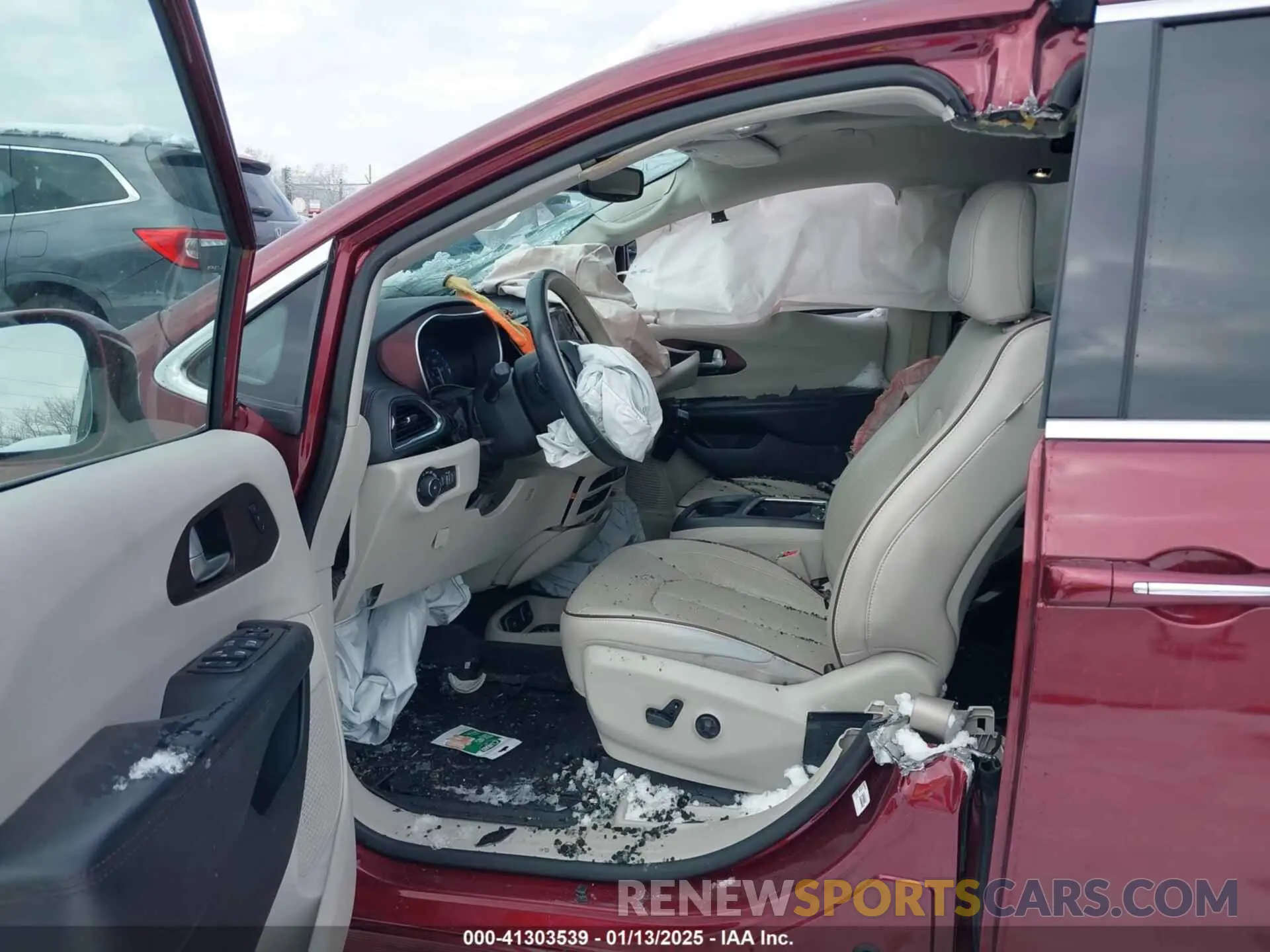 5 Photograph of a damaged car 2C4RC1GG2LR147891 CHRYSLER PACIFICA 2020