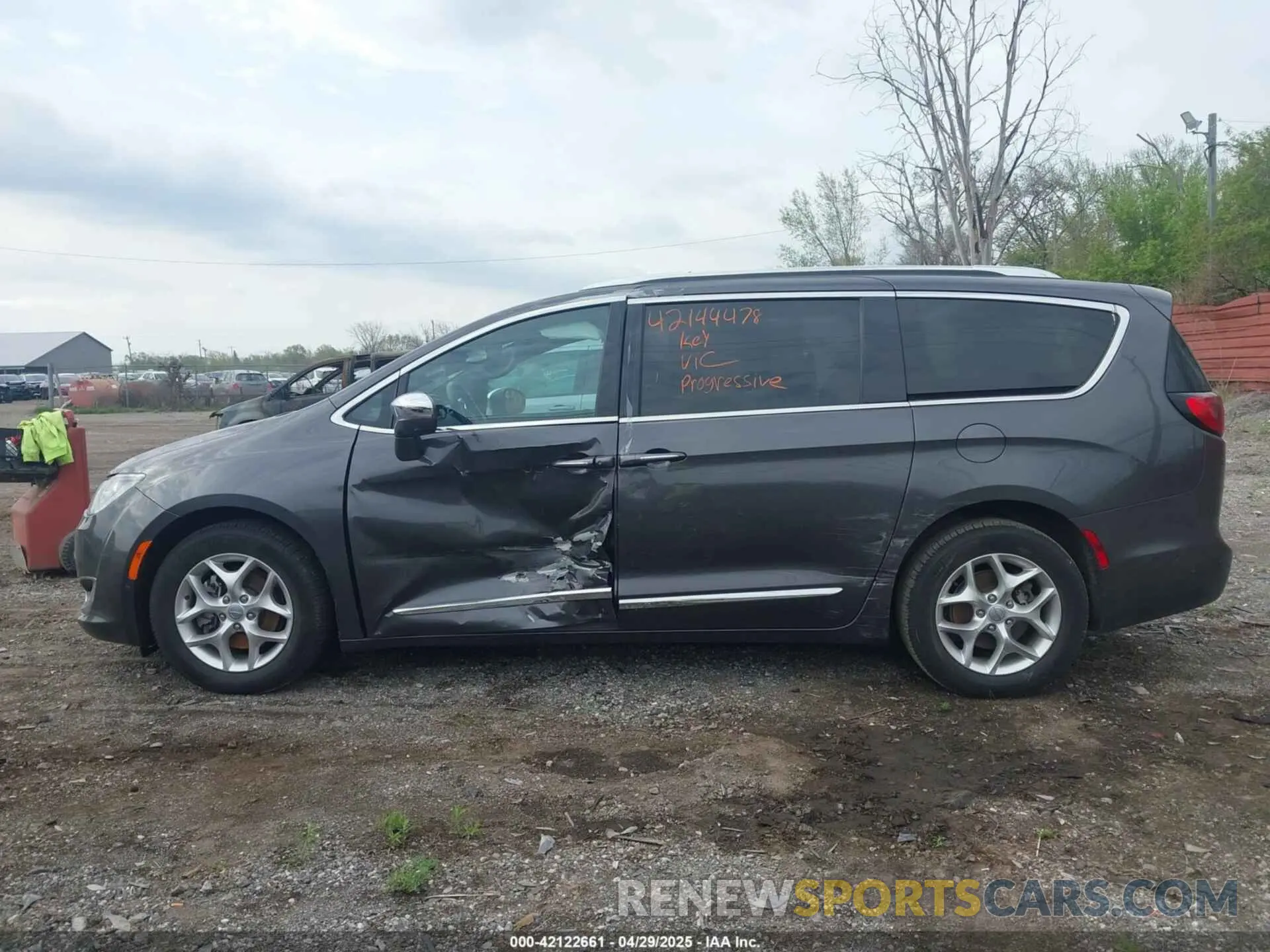 15 Фотография поврежденного автомобиля 2C4RC1GG2LR151861 CHRYSLER PACIFICA 2020