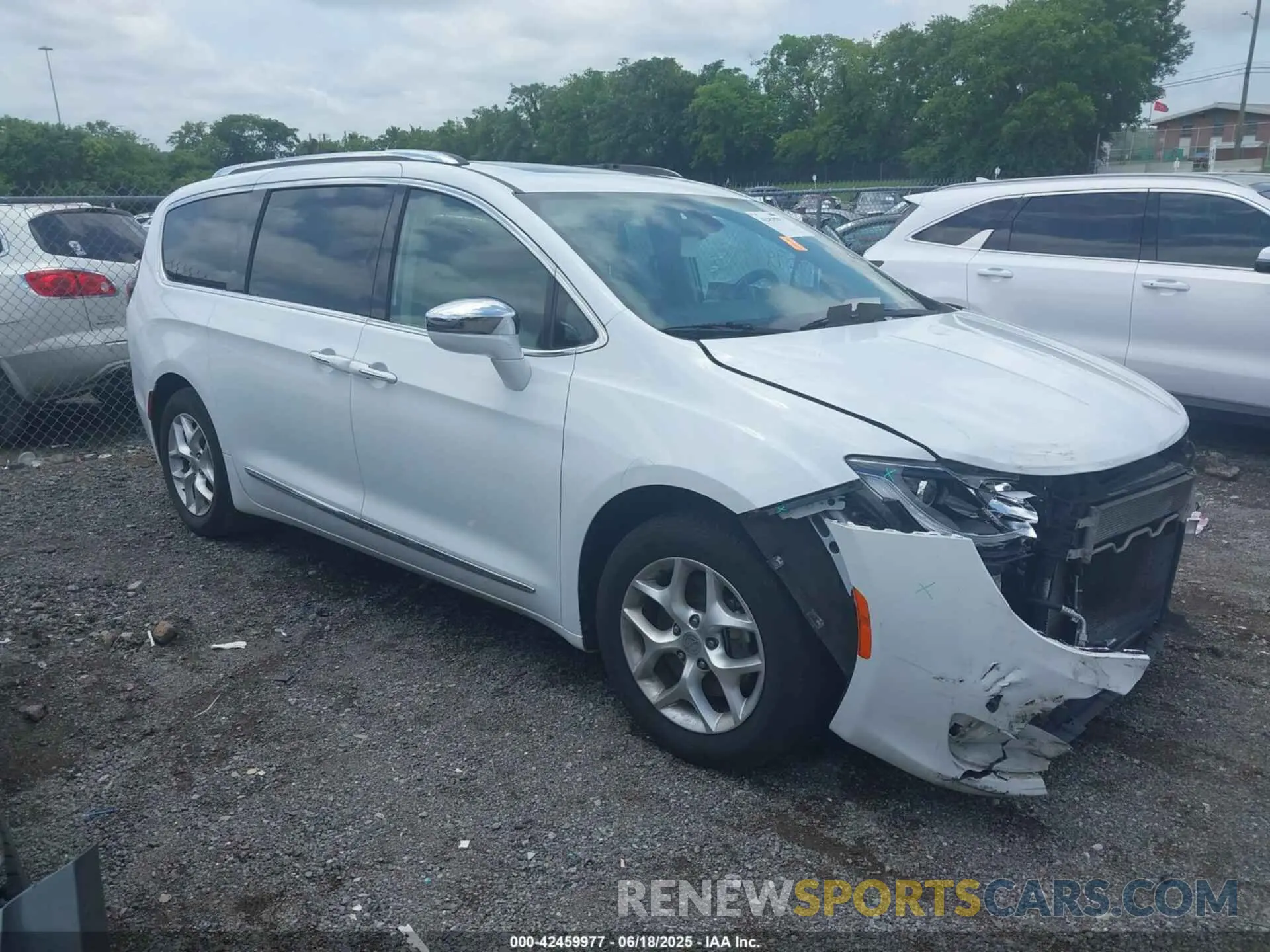 1 Photograph of a damaged car 2C4RC1GG2LR175979 CHRYSLER PACIFICA 2020